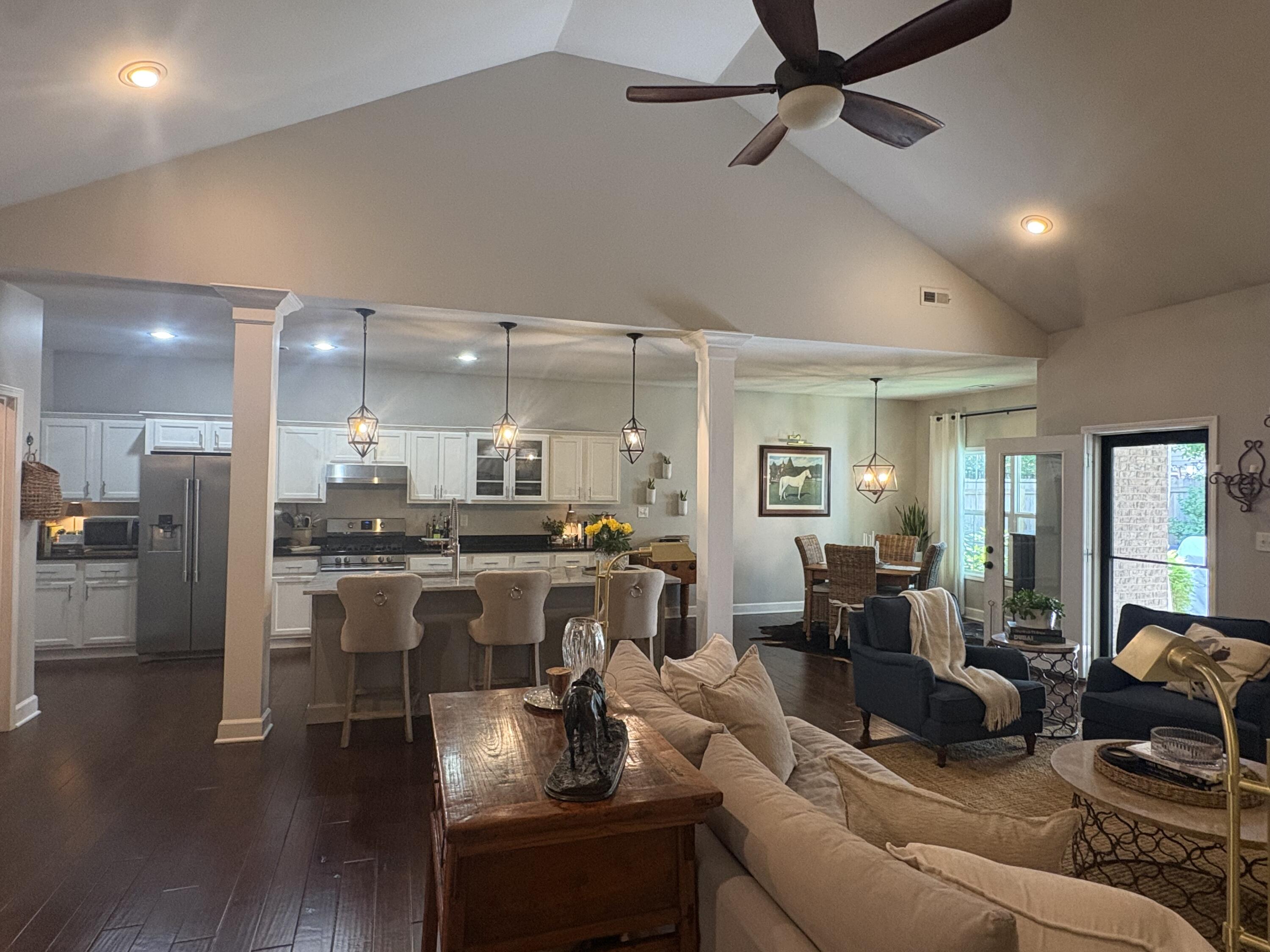 1105 Haddrell Point Property Photo 4