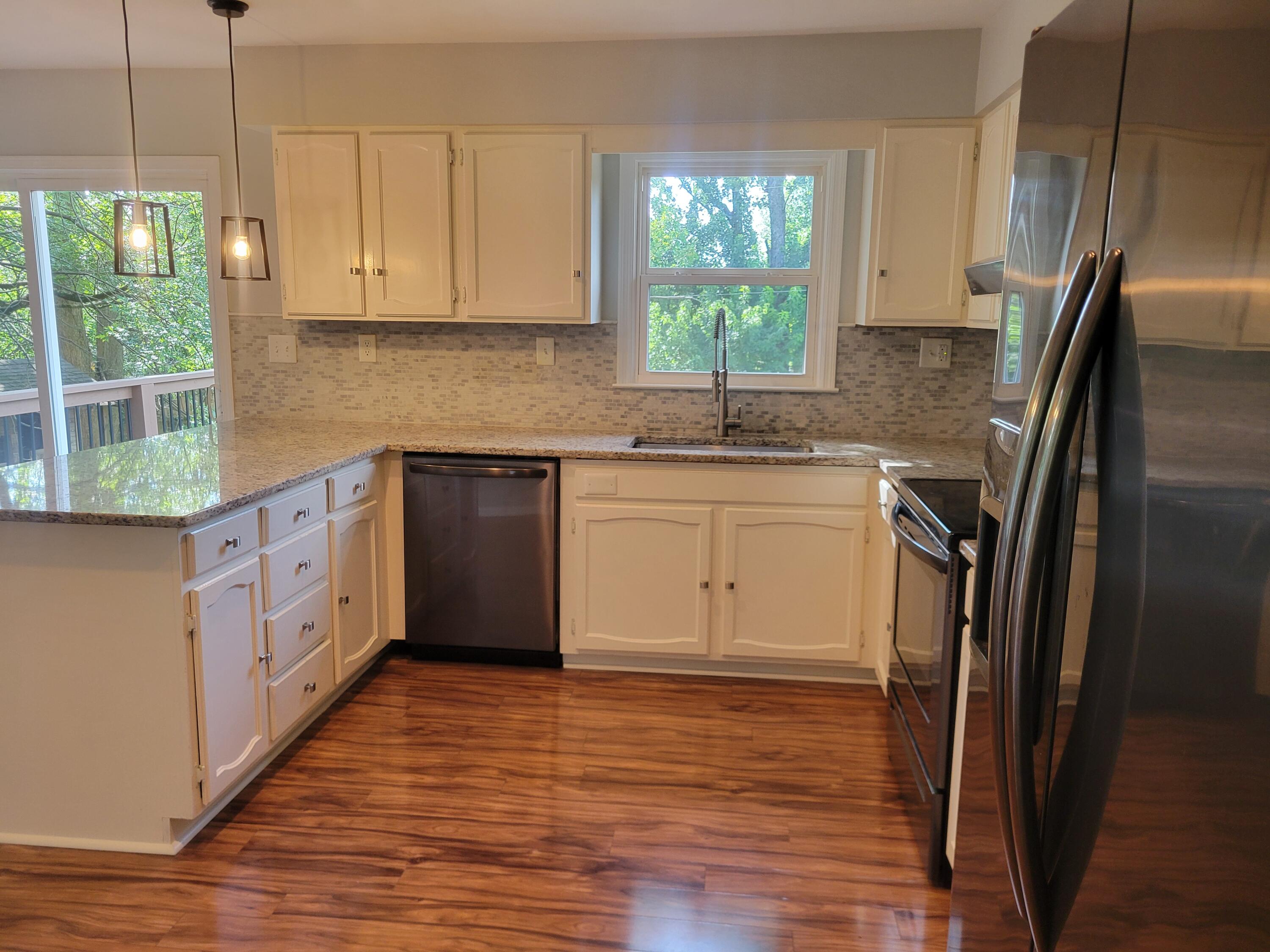 1401 Yosemite Circle Property Photo 3