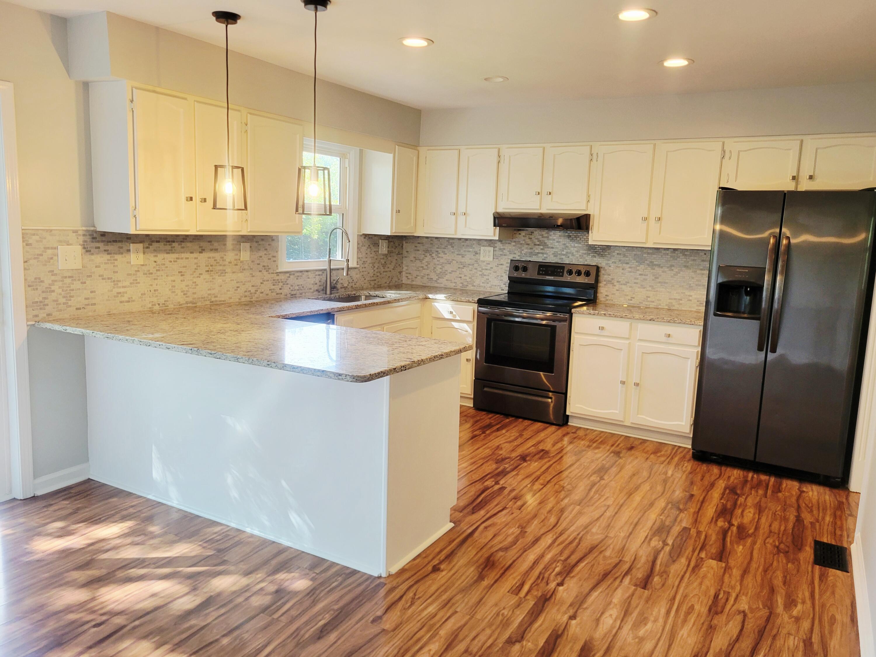 1401 Yosemite Circle Property Photo 4