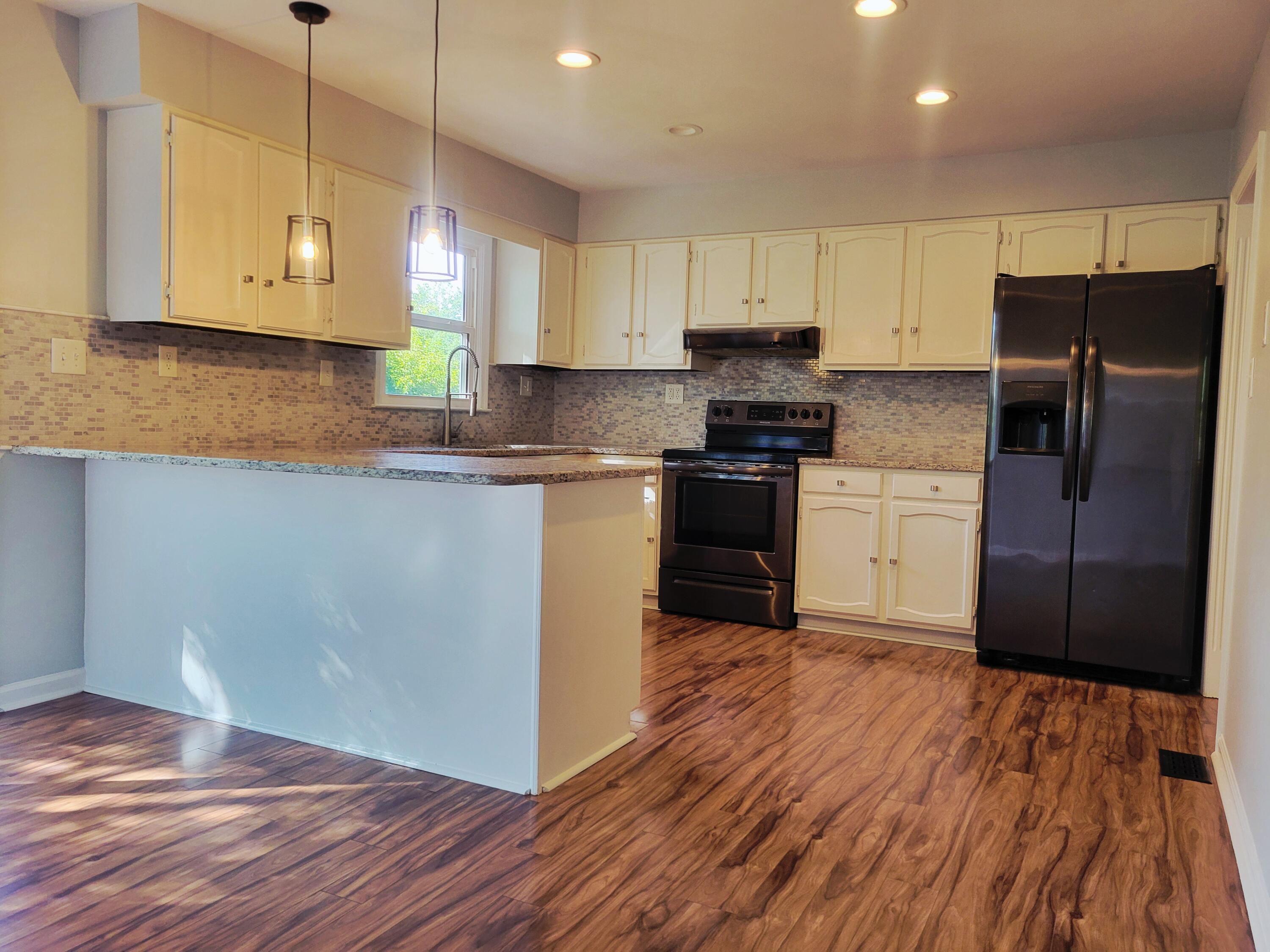1401 Yosemite Circle Property Photo 5