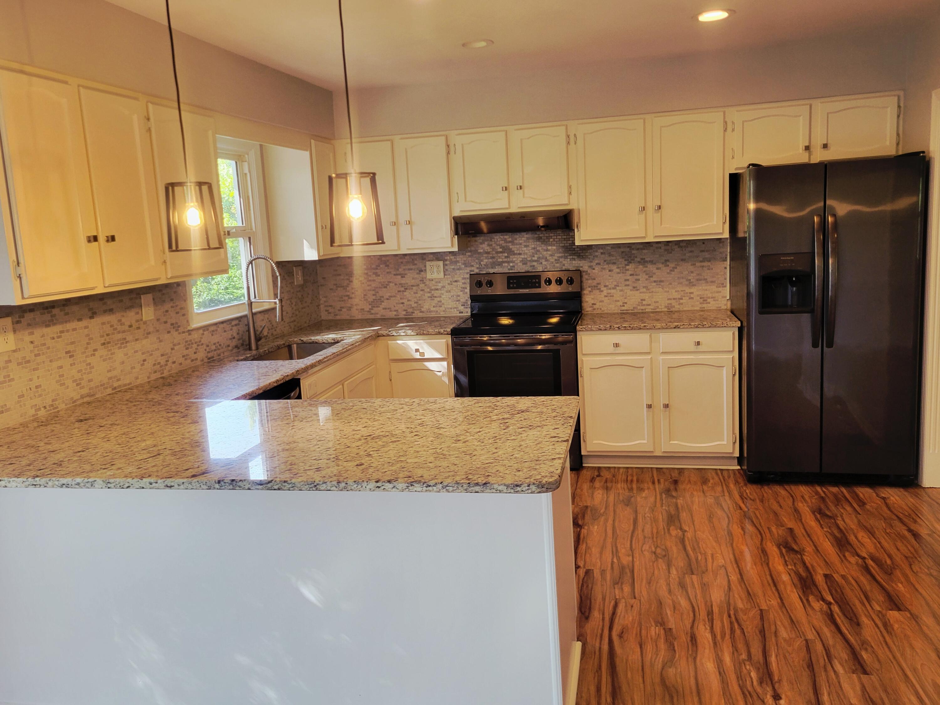 1401 Yosemite Circle Property Photo 6