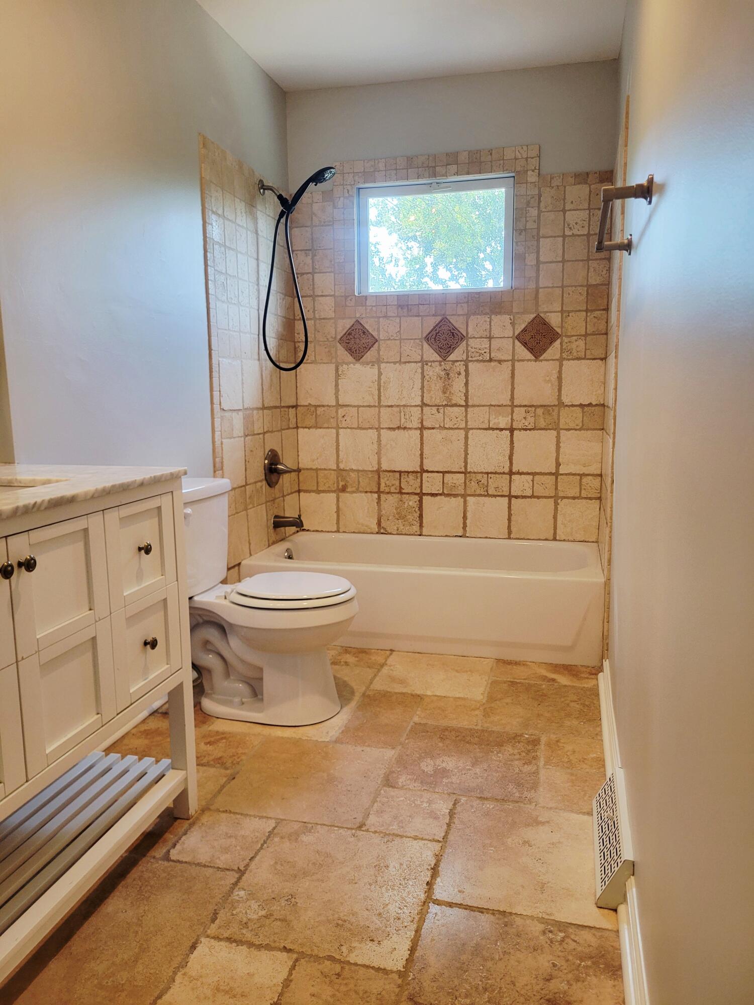 1401 Yosemite Circle Property Photo 9