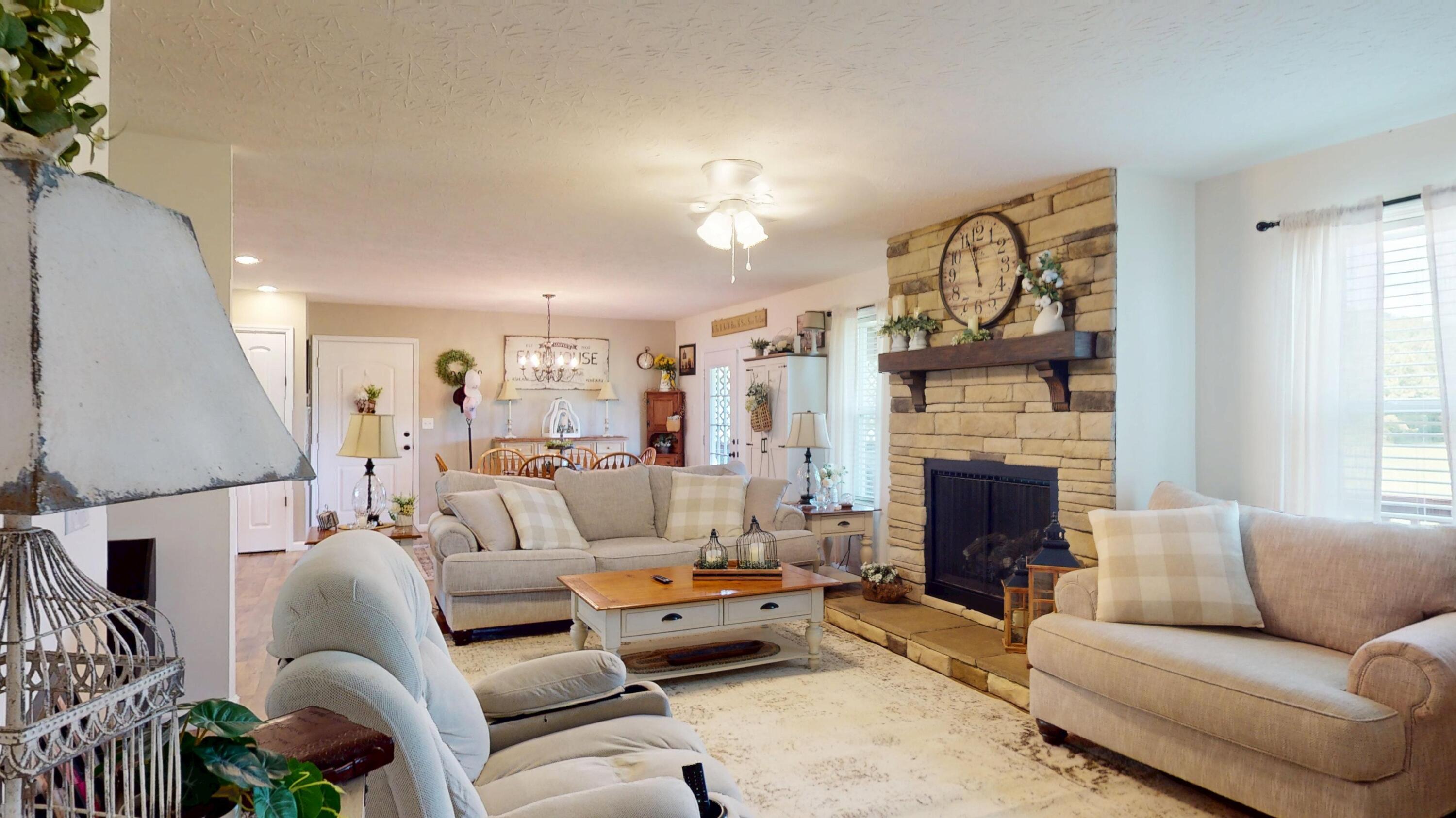 9529 Grandview Lake Road Property Photo 8