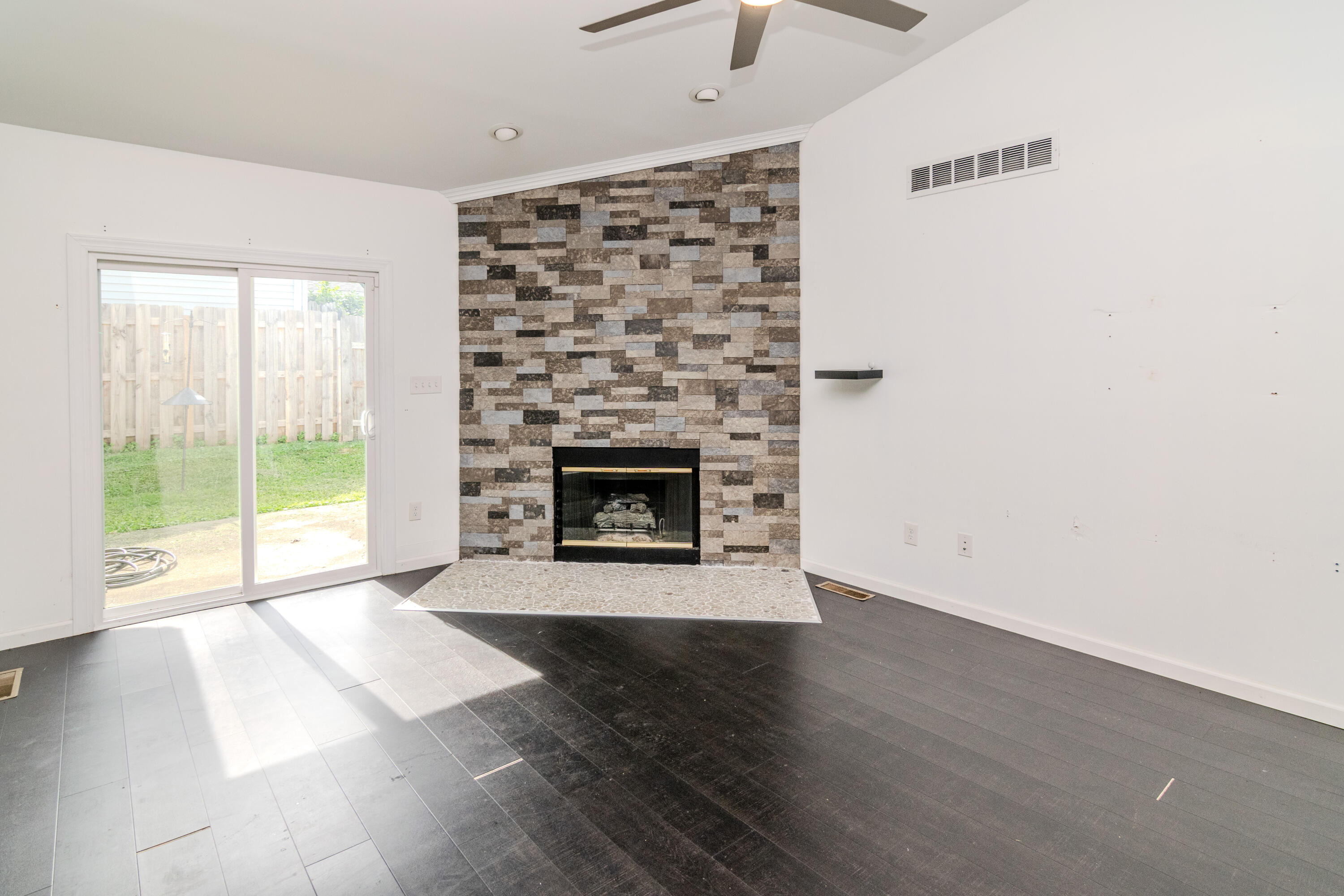 384 Stone Creek Drive Property Photo 8