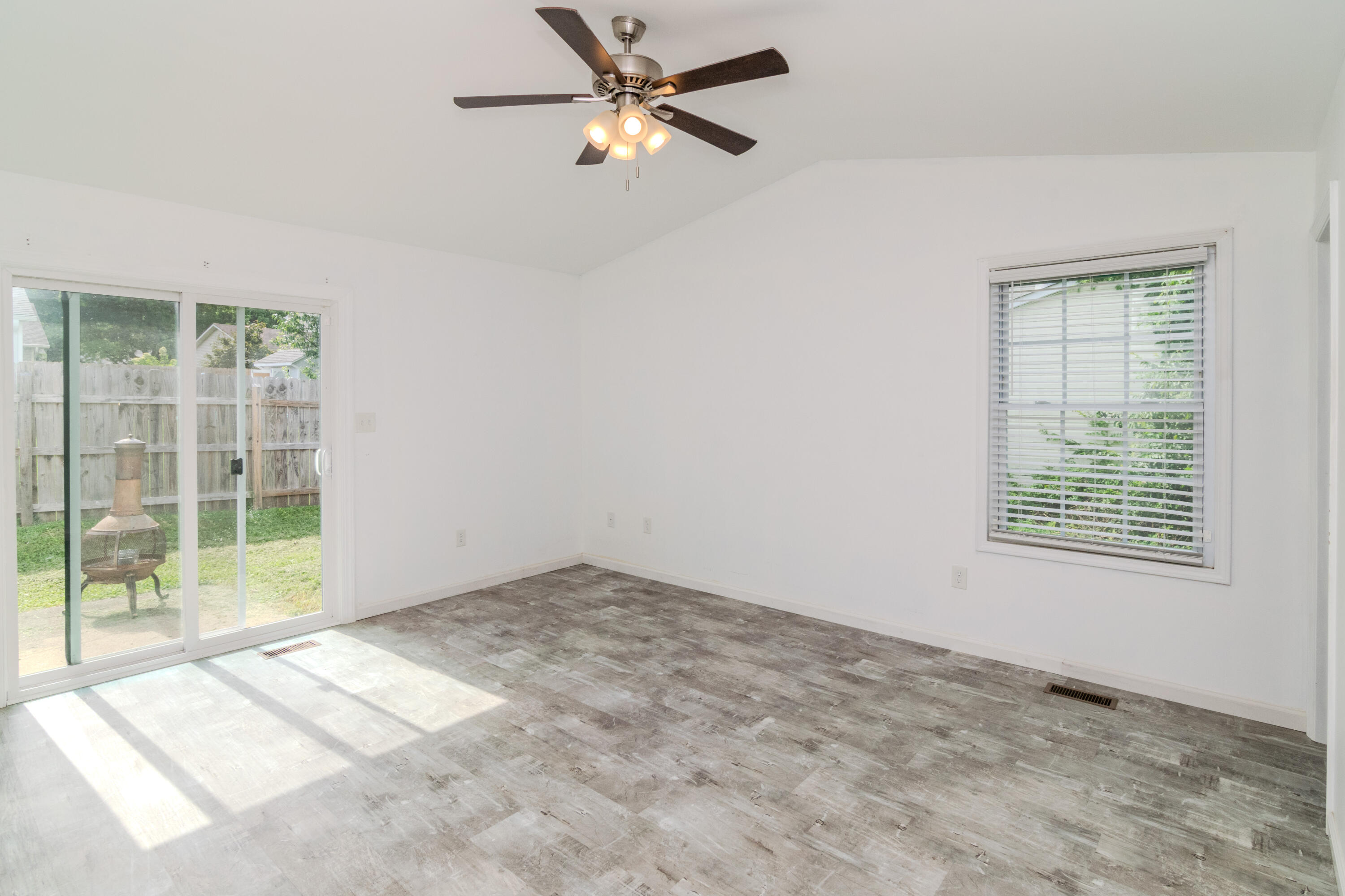 384 Stone Creek Drive Property Photo 18