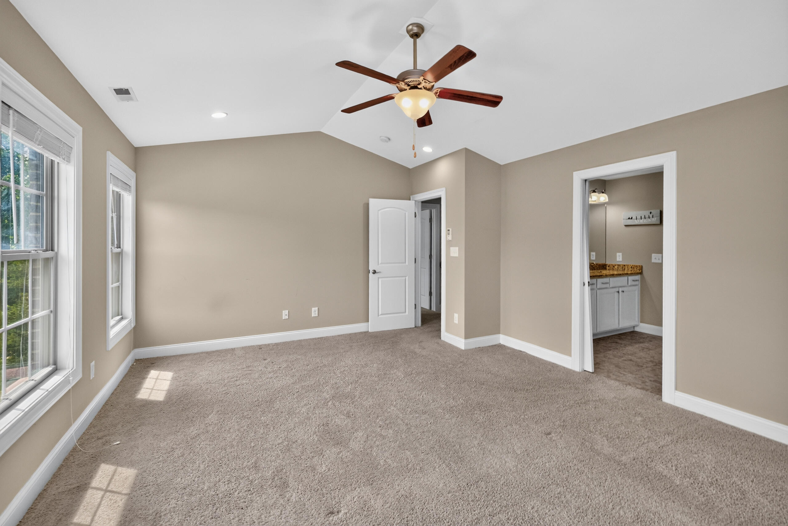 3220 Beacon Street Property Photo 28