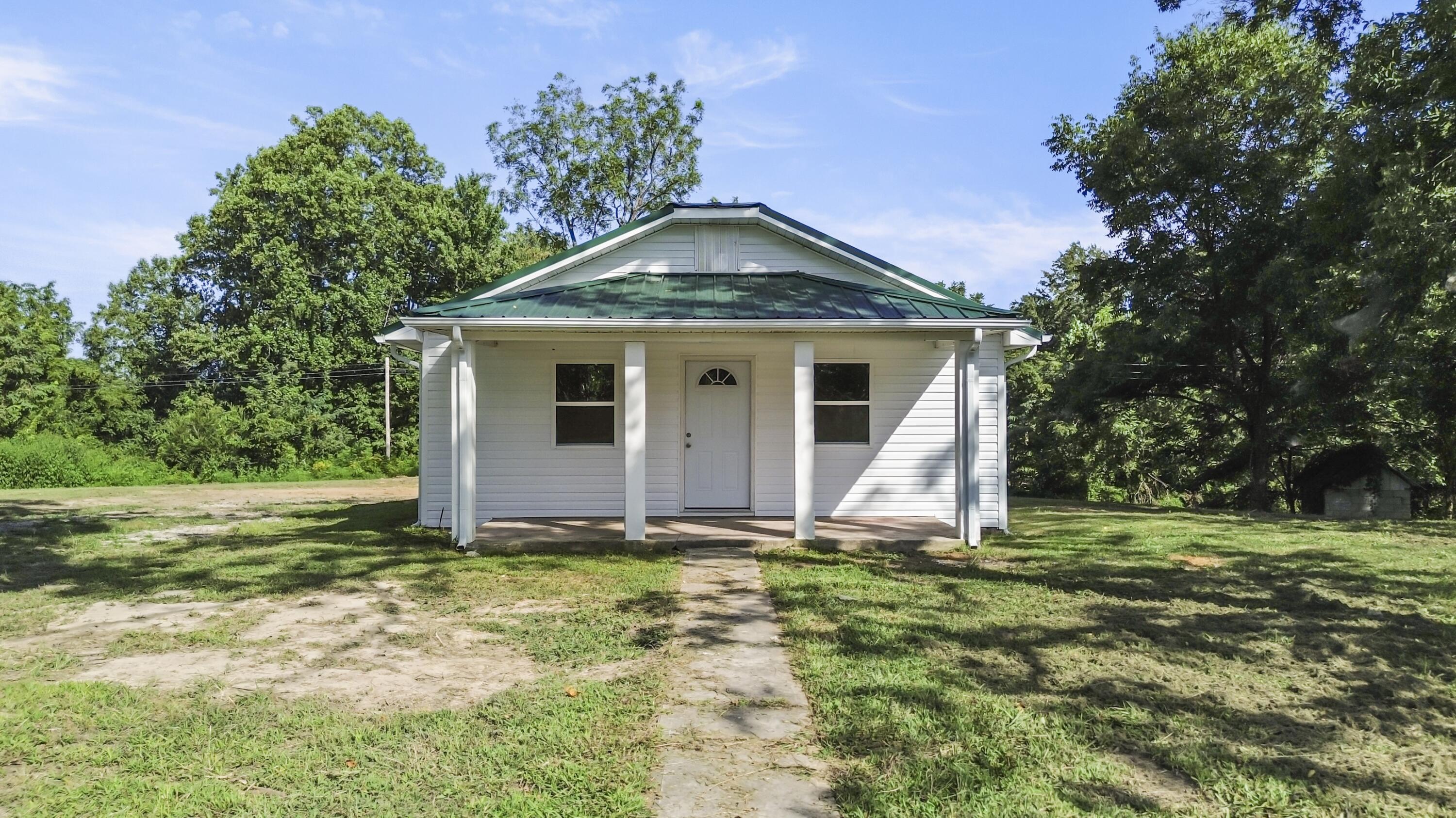 691 Strunk Highway Property Photo 1