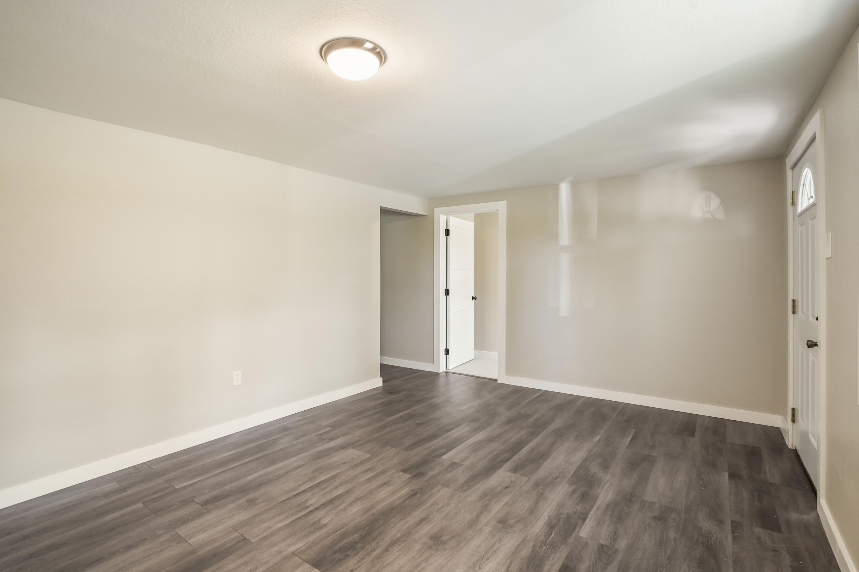 691 Strunk Highway Property Photo 3