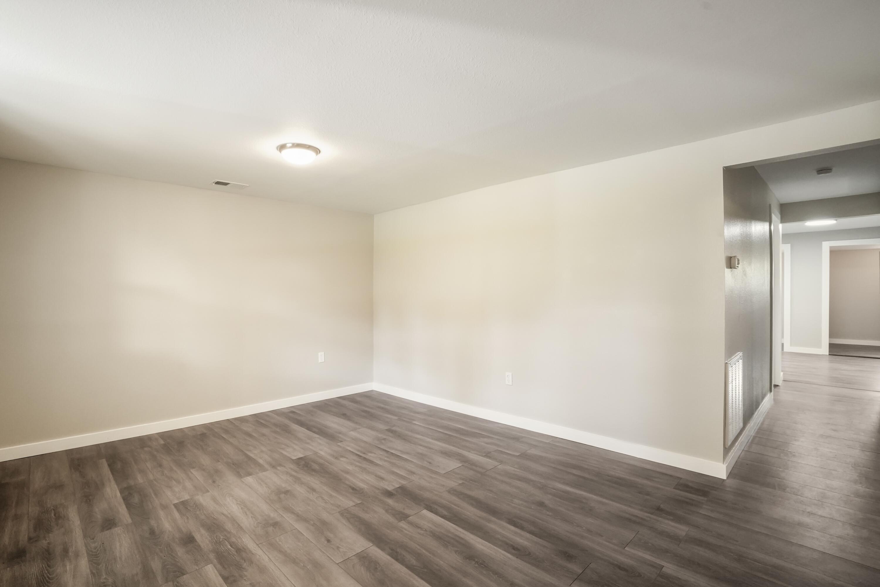 691 Strunk Highway Property Photo 4