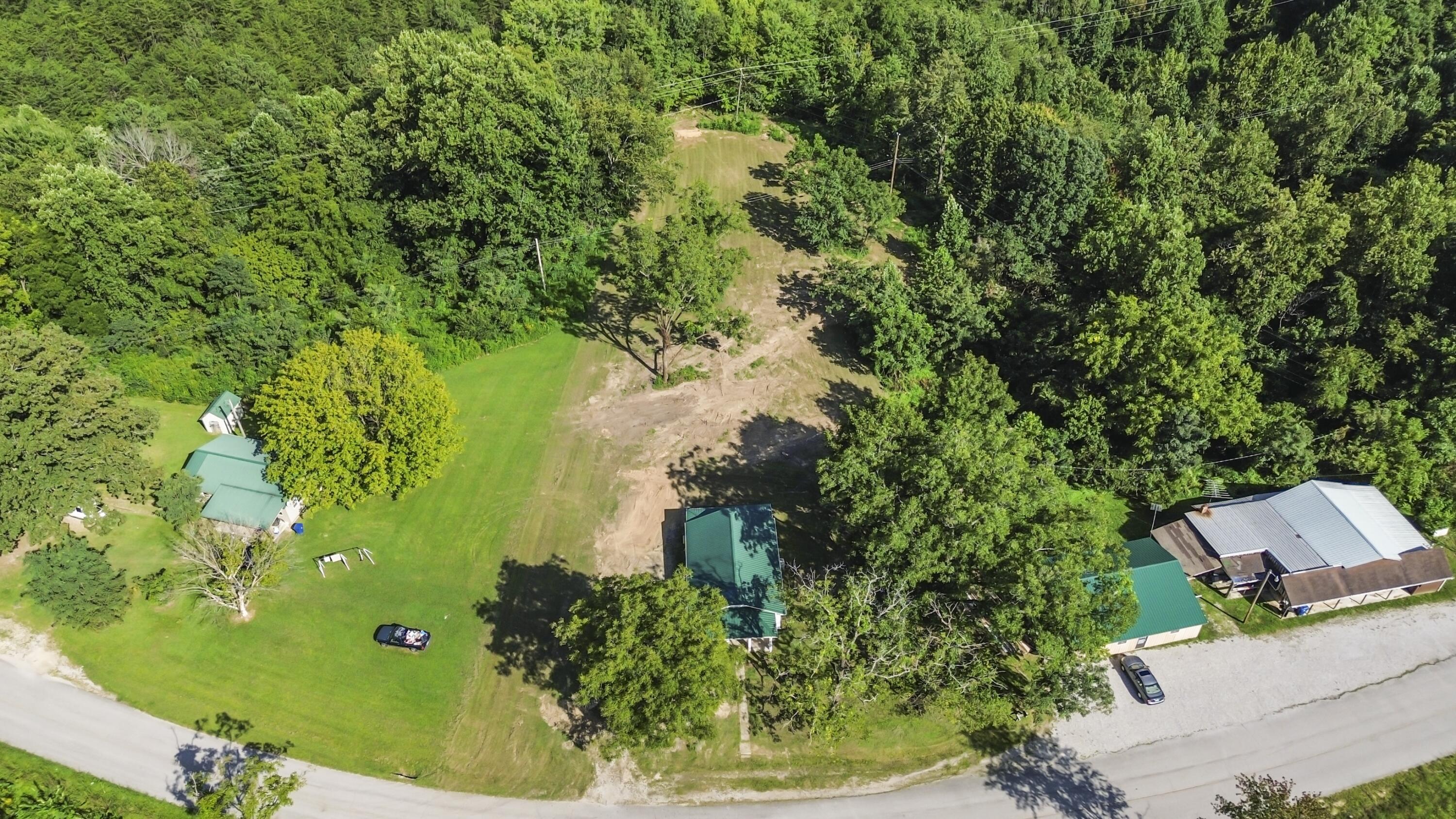 691 Strunk Highway Property Photo 23