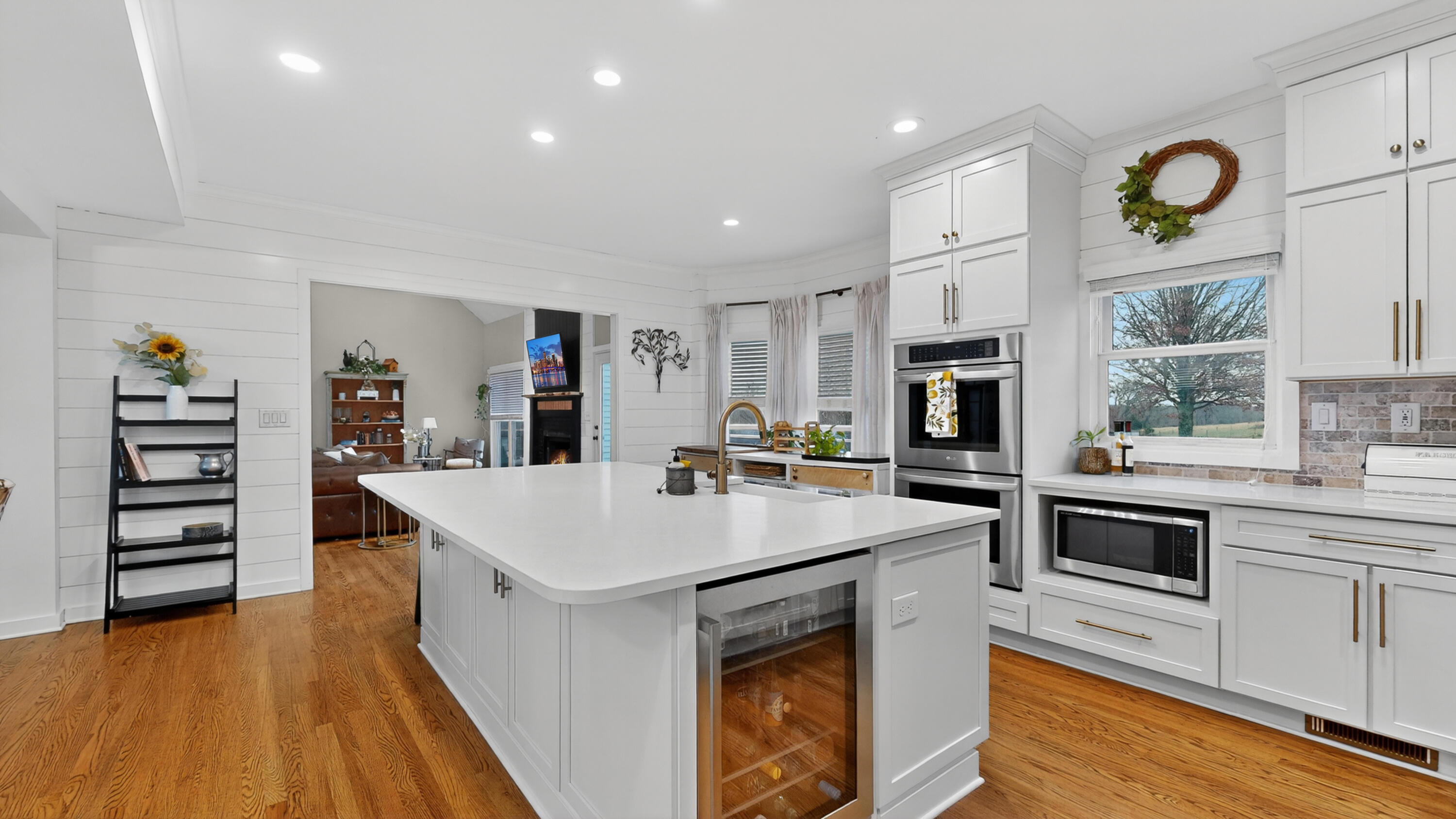 779 Kings Highway Property Photo 12