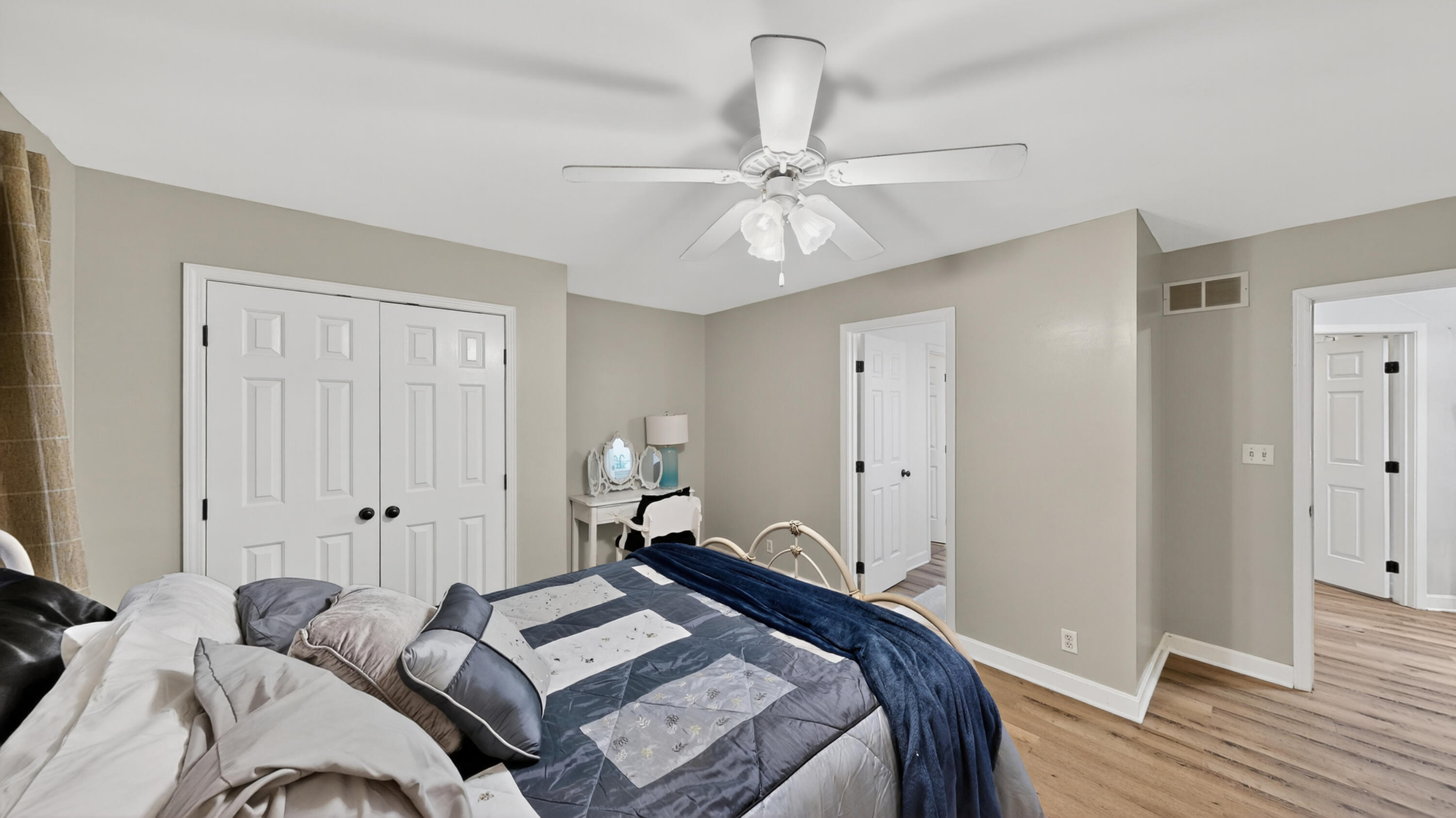 779 Kings Highway Property Photo 31