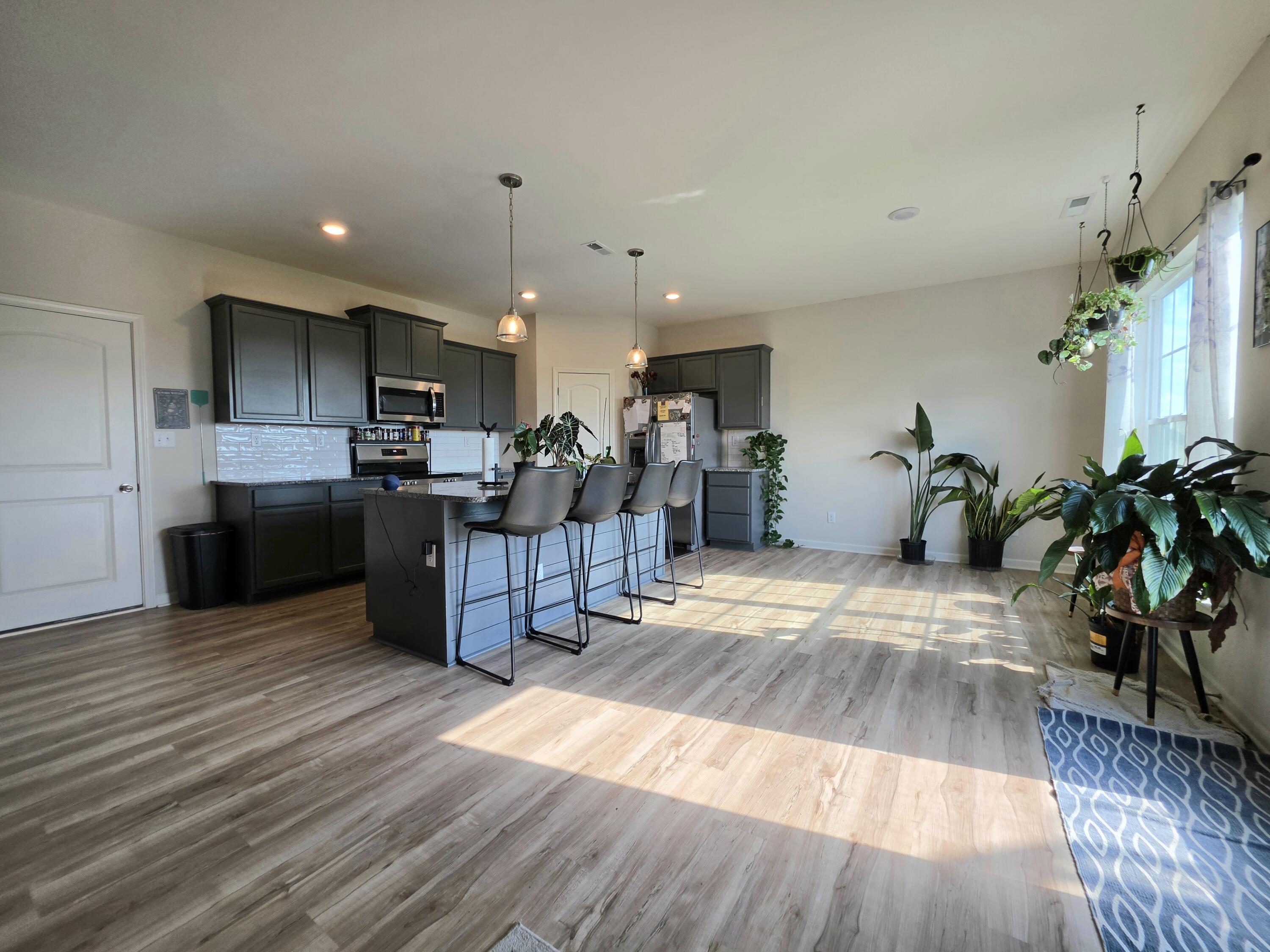 120 Linzi Way Property Photo 4
