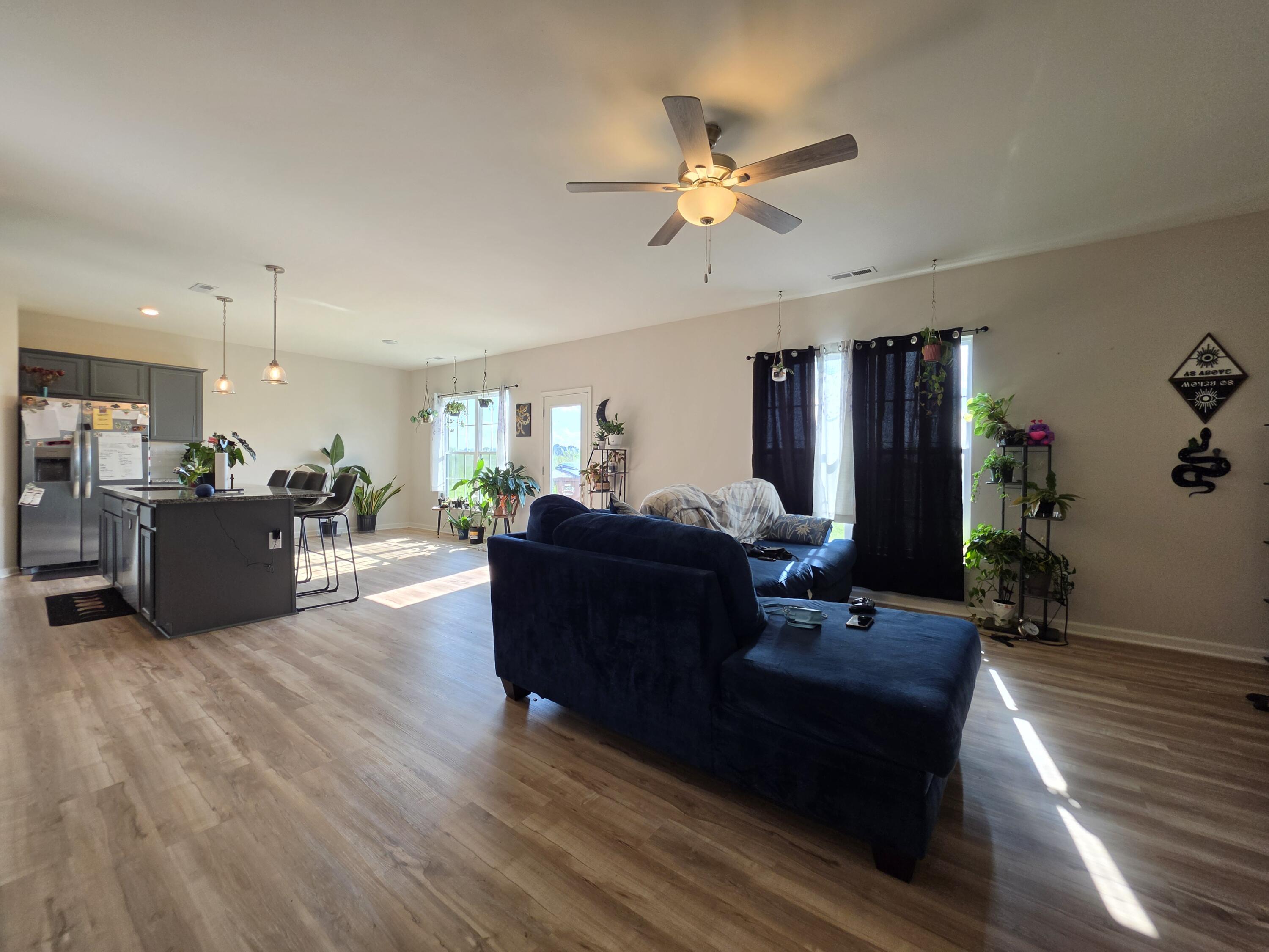 120 Linzi Way Property Photo 6