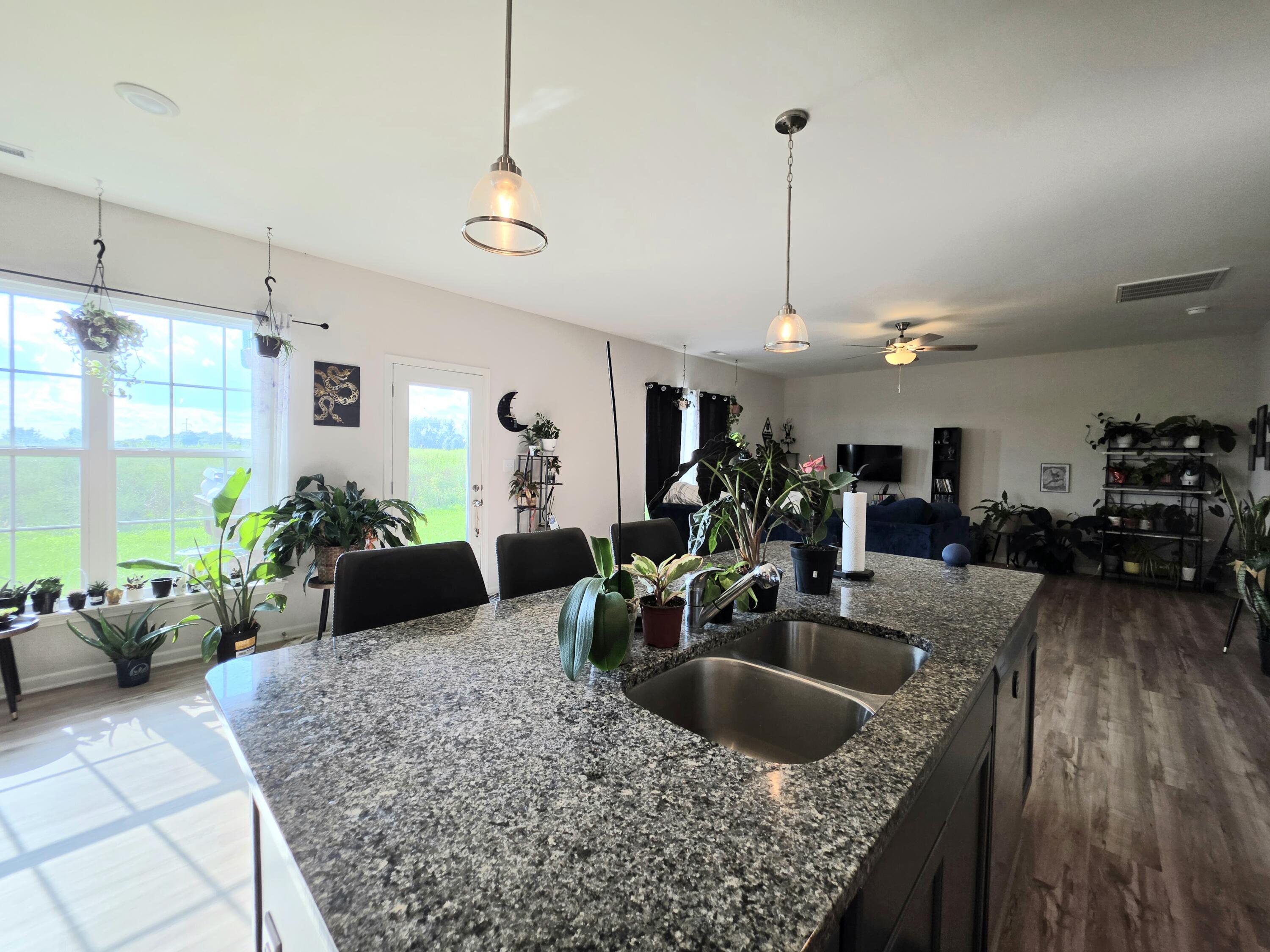 120 Linzi Way Property Photo 8