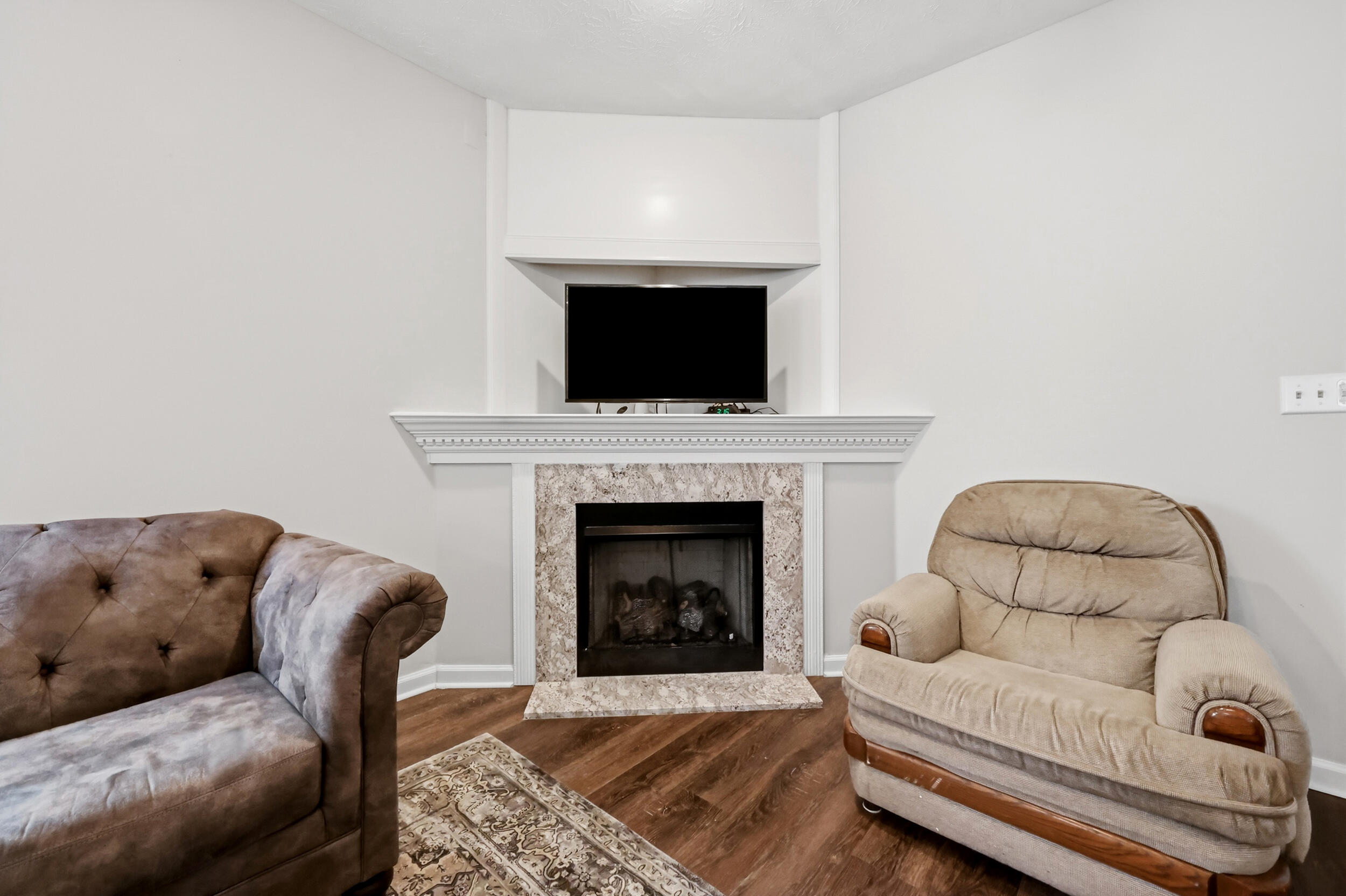 2460 Checkerberry Drive Property Photo 6