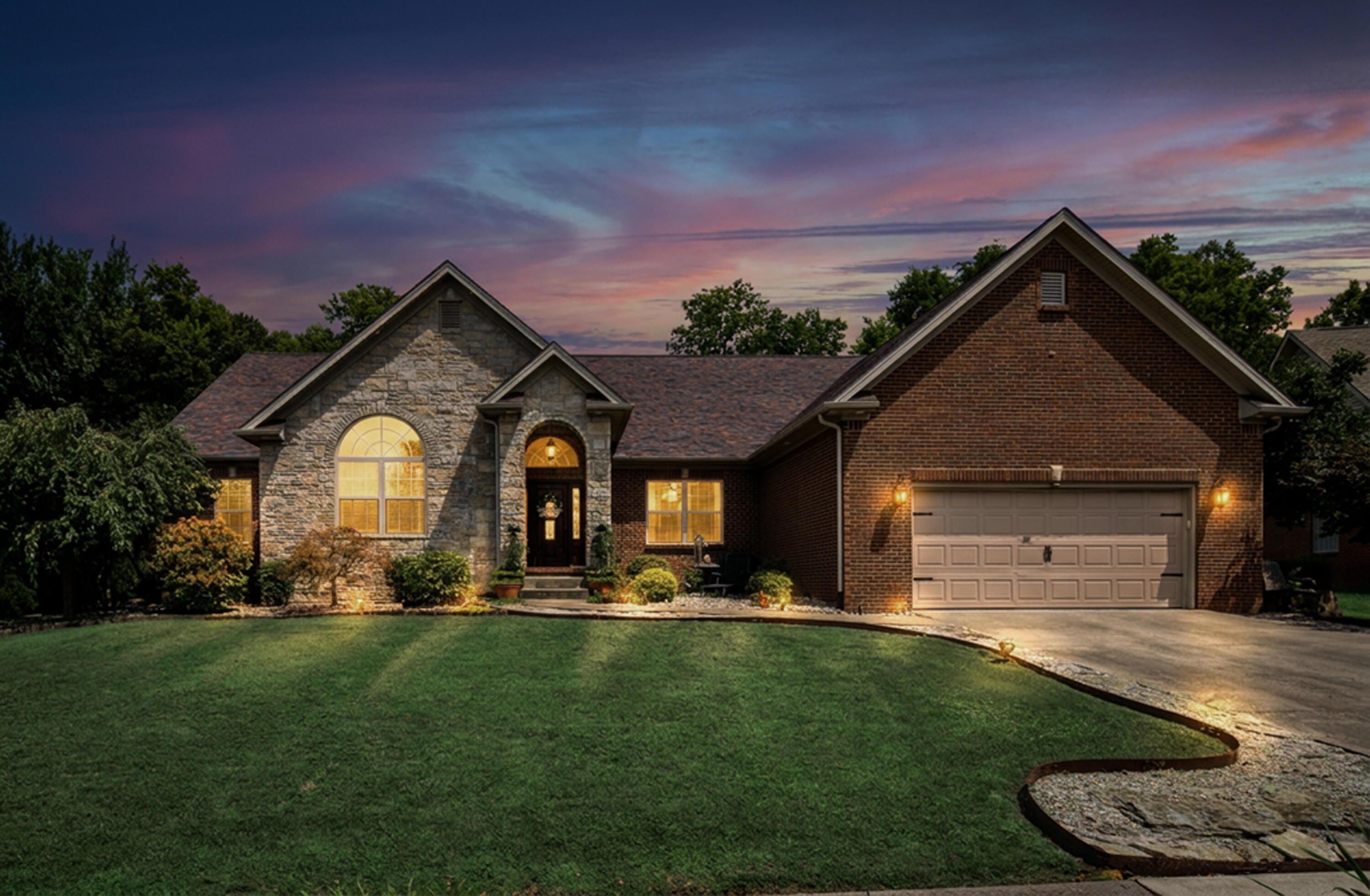 4040 Greentree Road Property Photo 2