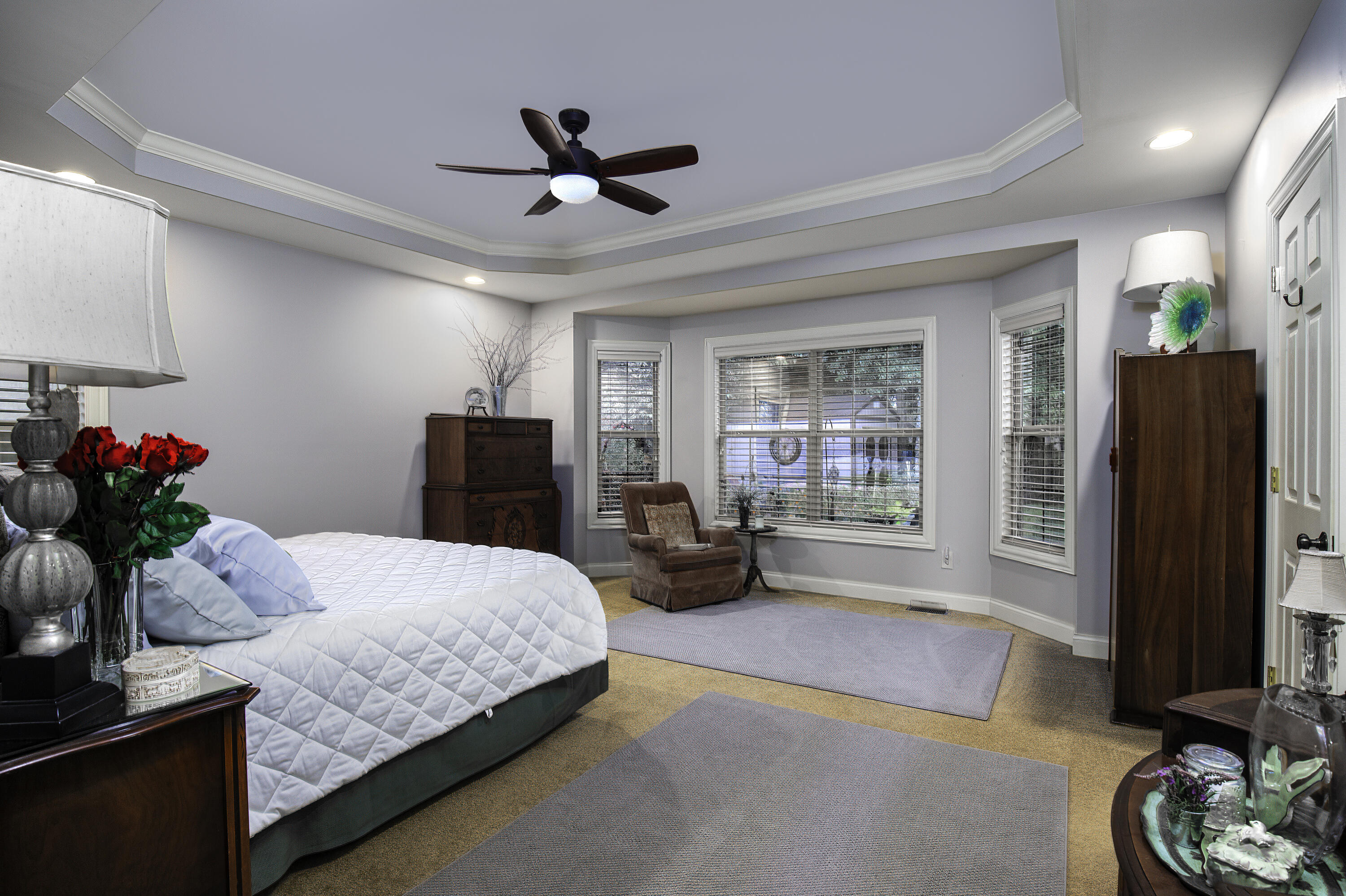 4040 Greentree Road Property Photo 11