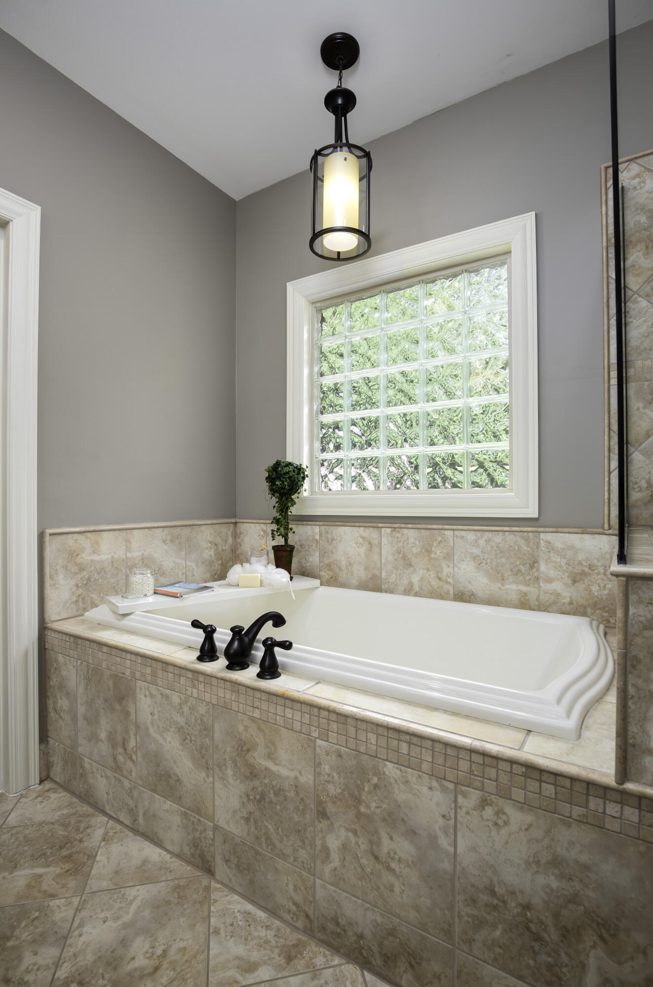 4040 Greentree Road Property Photo 14