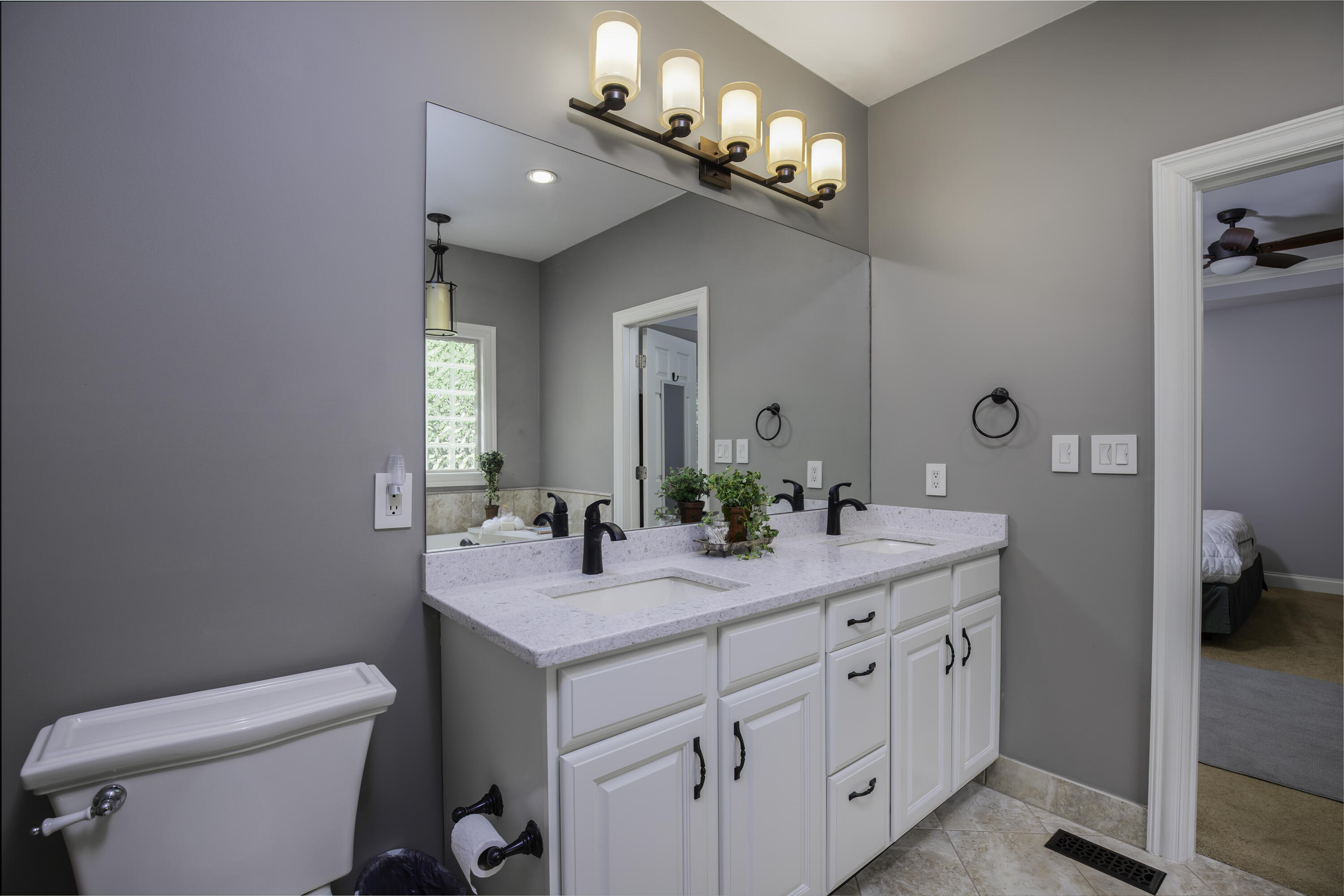 4040 Greentree Road Property Photo 19