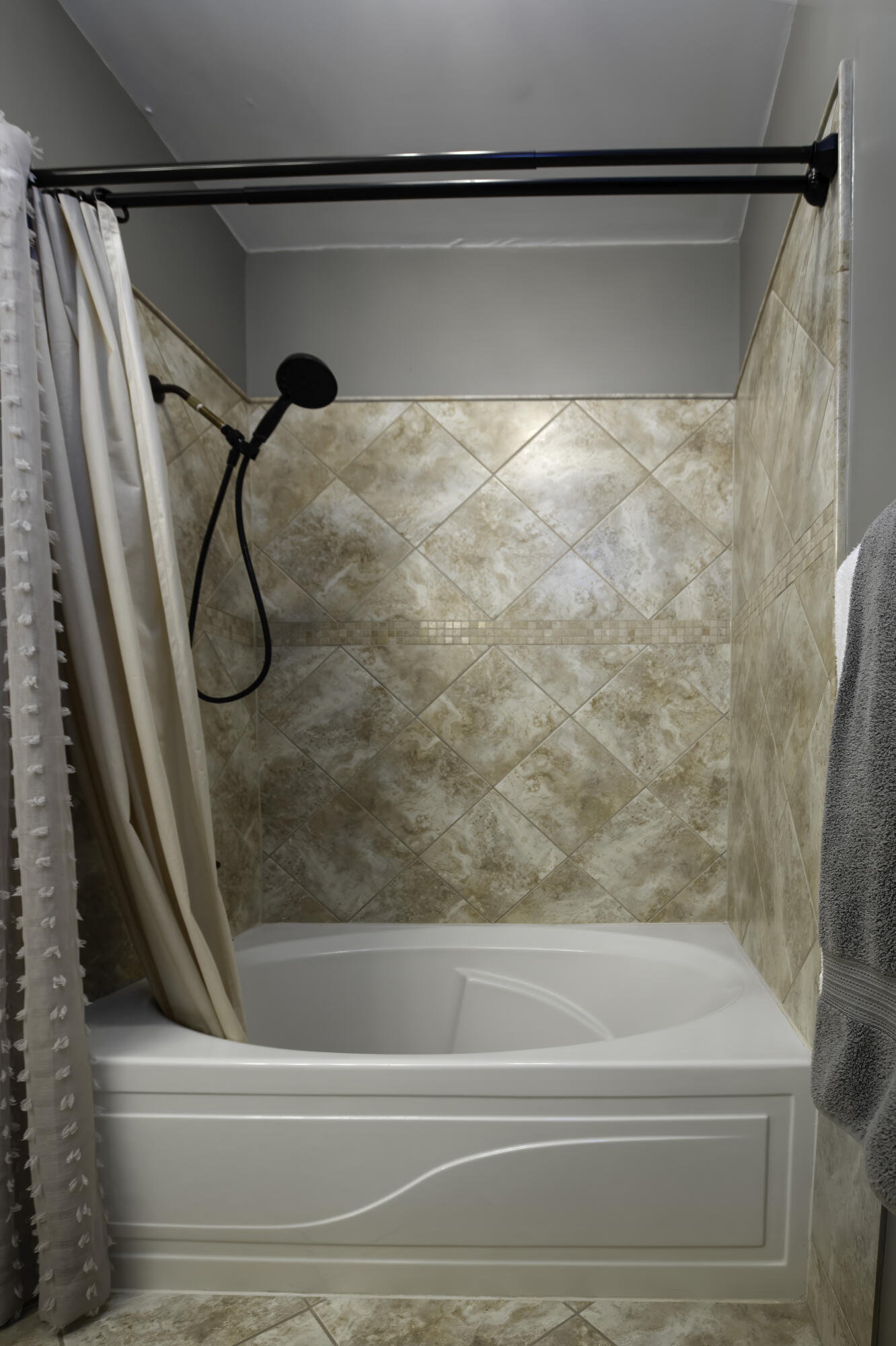 4040 Greentree Road Property Photo 21