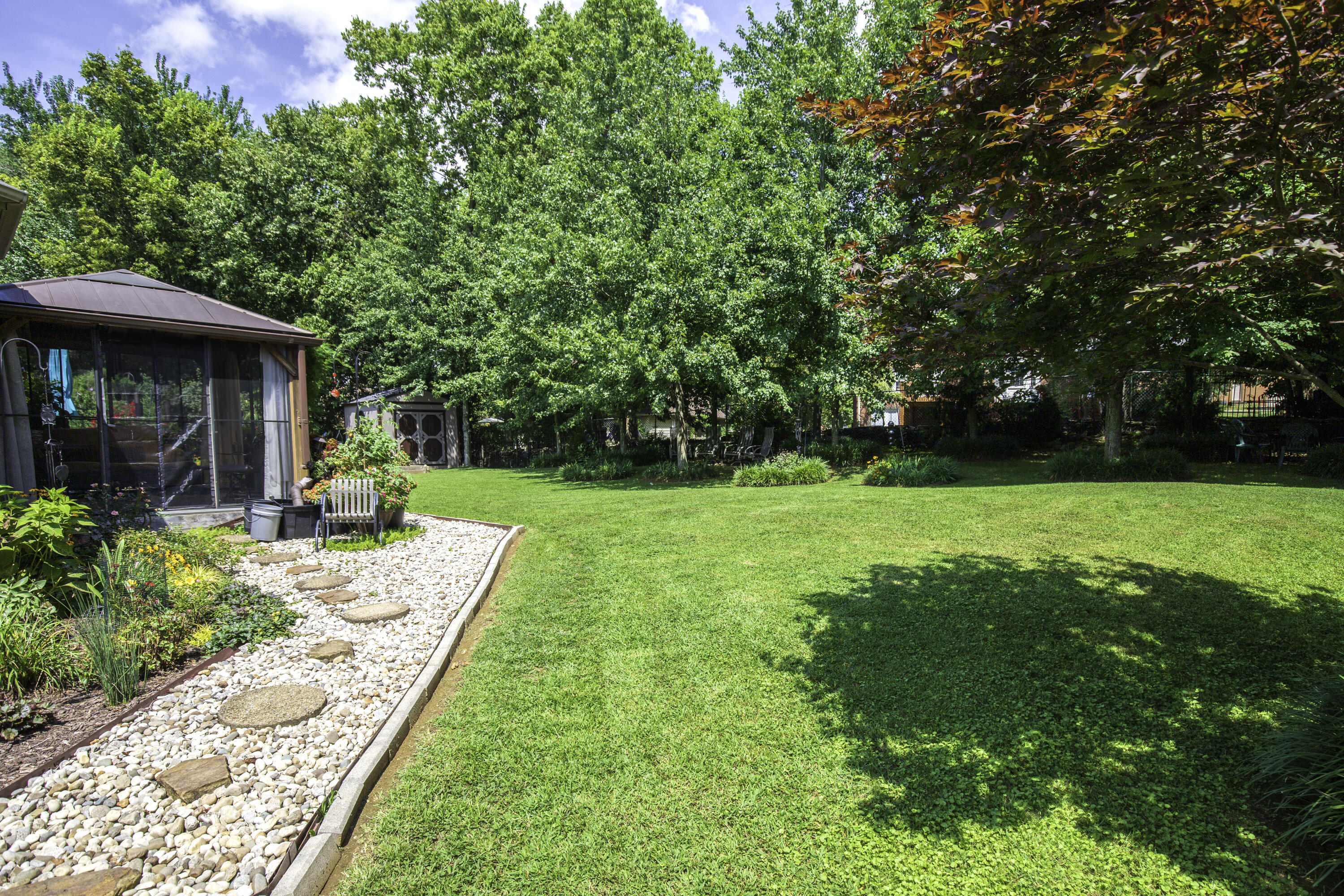 4040 Greentree Road Property Photo 28