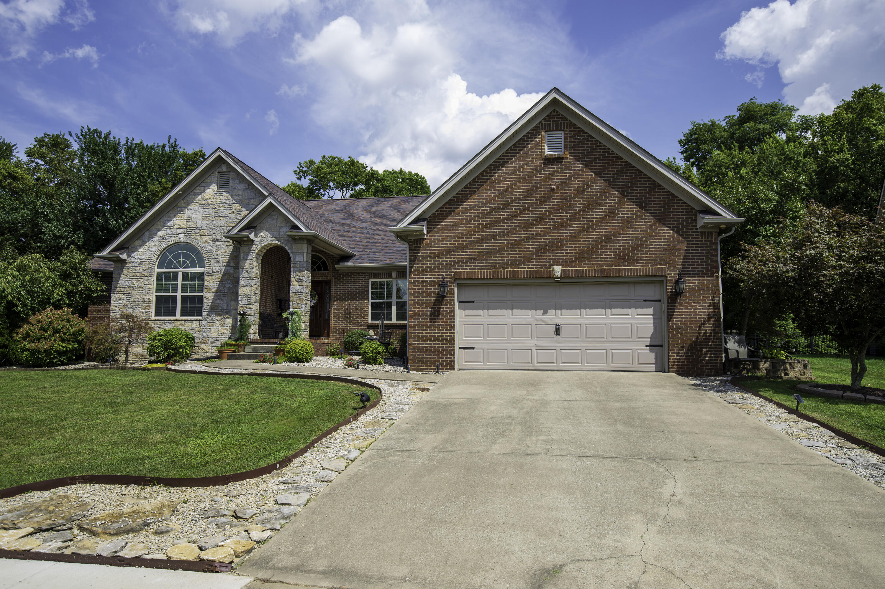 4040 Greentree Road Property Photo 30