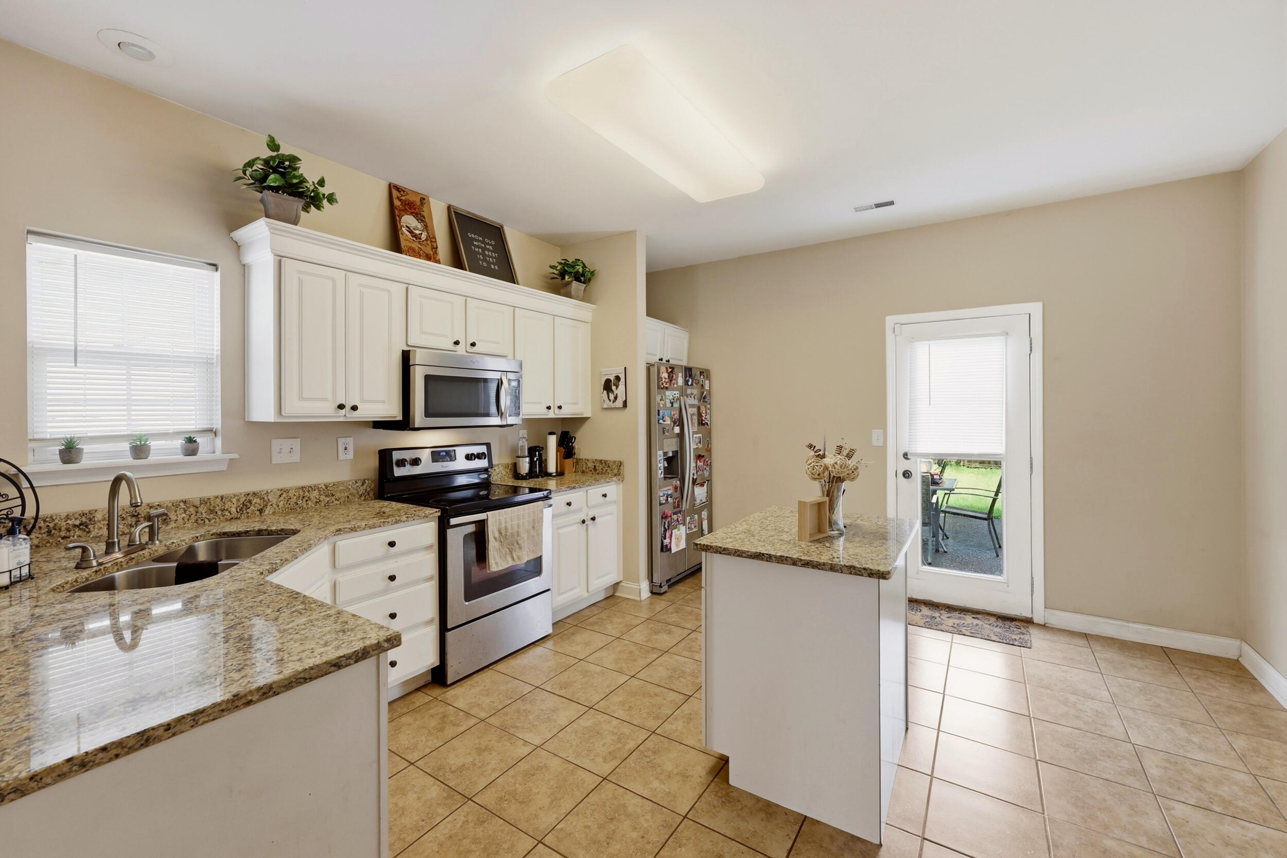 1121 Parliament Way Property Photo 6