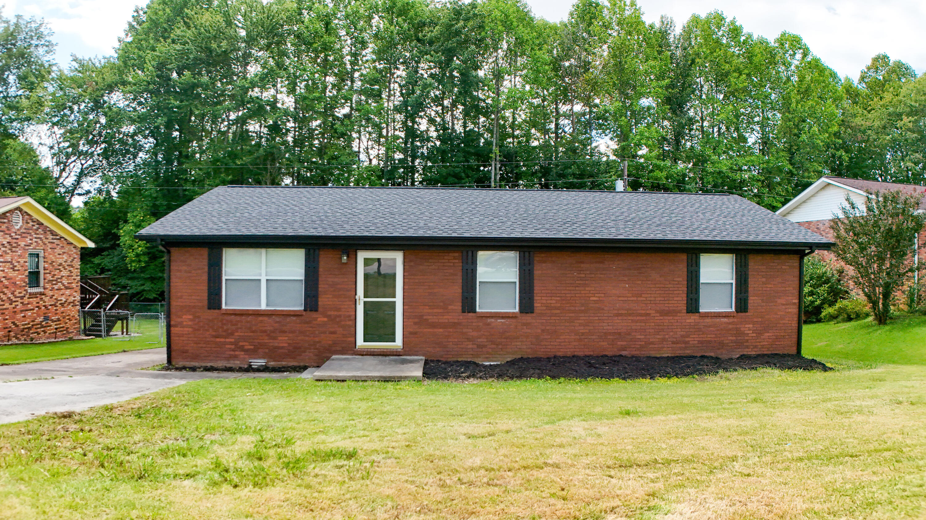 1029 Cardinal Drive Property Photo 1