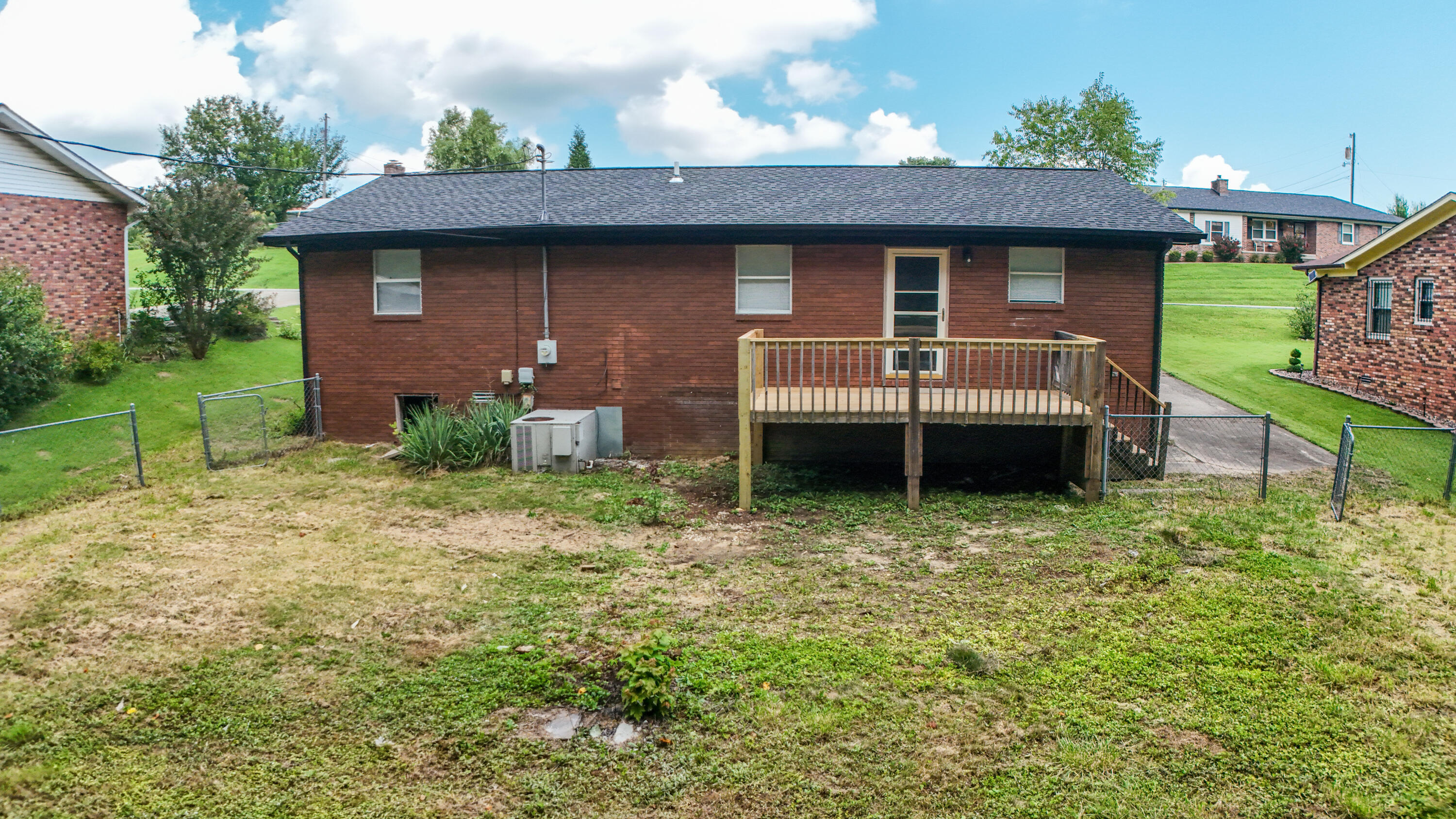 1029 Cardinal Drive Property Photo 6