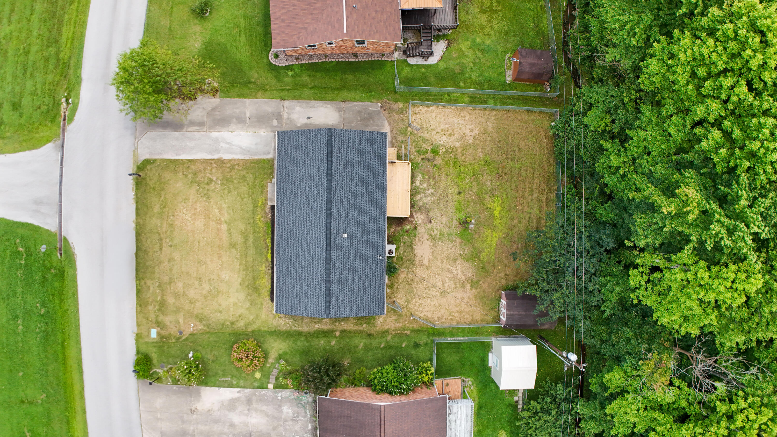1029 Cardinal Drive Property Photo 8