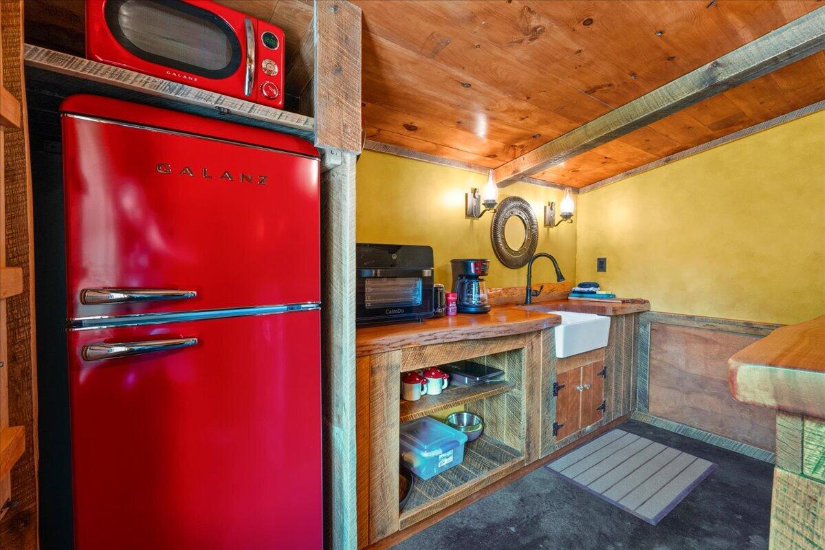554 Cliffview Road Property Photo 19