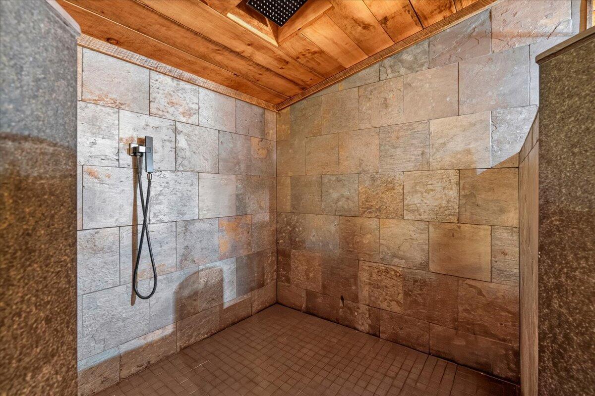554 Cliffview Road Property Photo 33