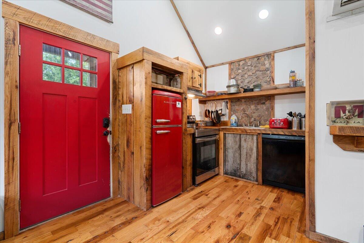 554 Cliffview Road Property Photo 48