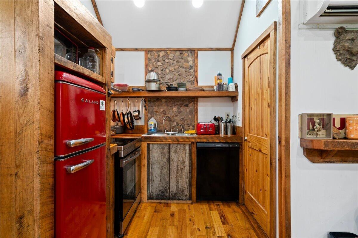 554 Cliffview Road Property Photo 49