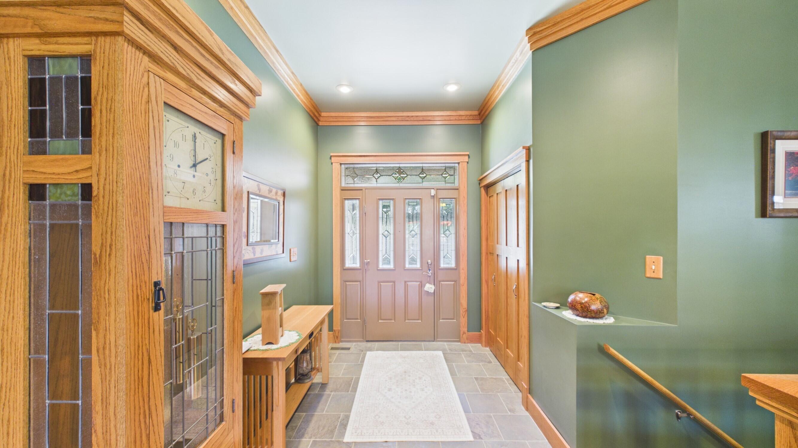 284 Crystal Creek Circle Property Photo 6