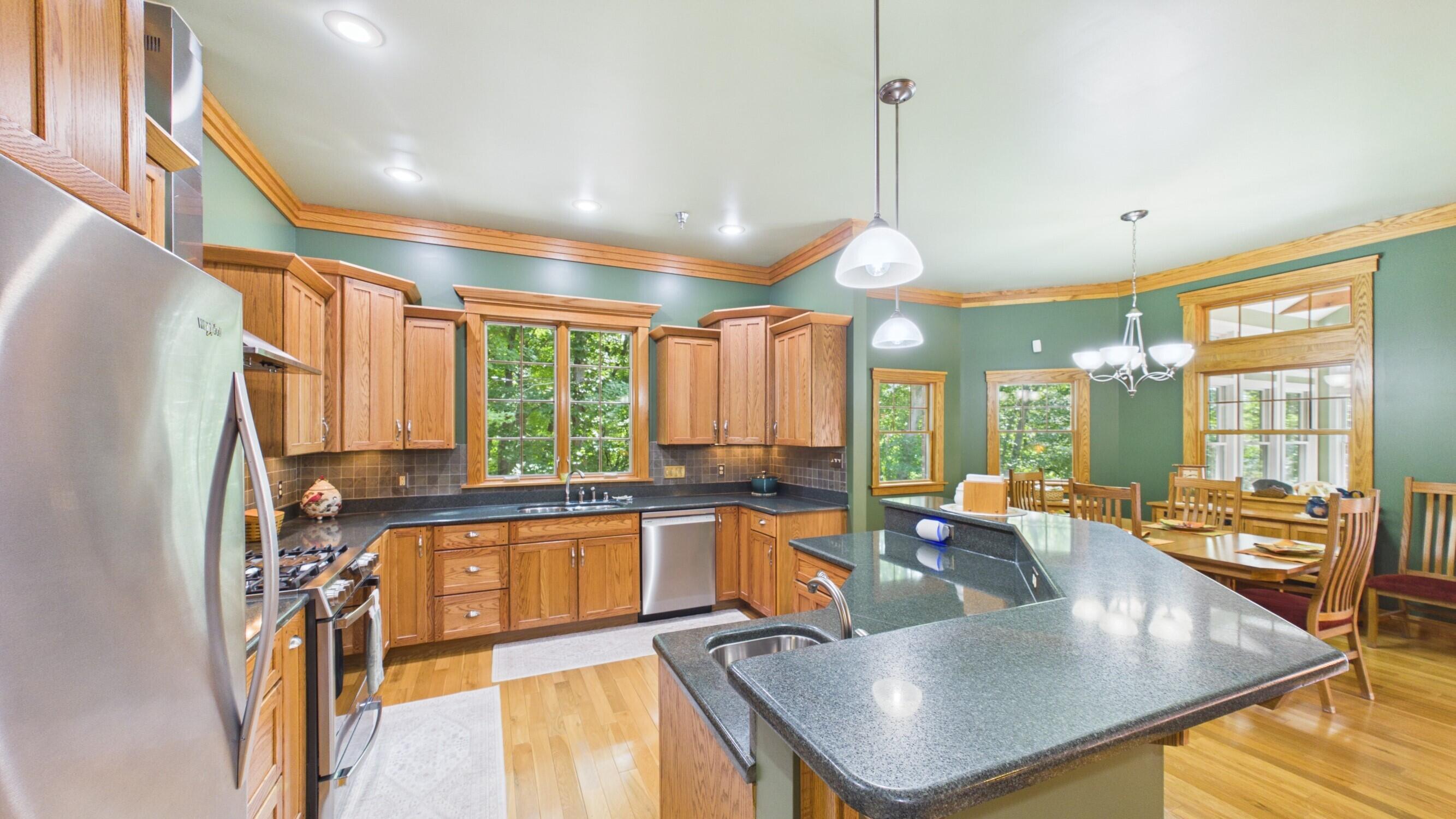 284 Crystal Creek Circle Property Photo 23