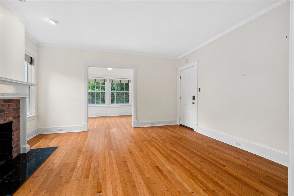 1127 Richmond Road 4 Property Photo 5