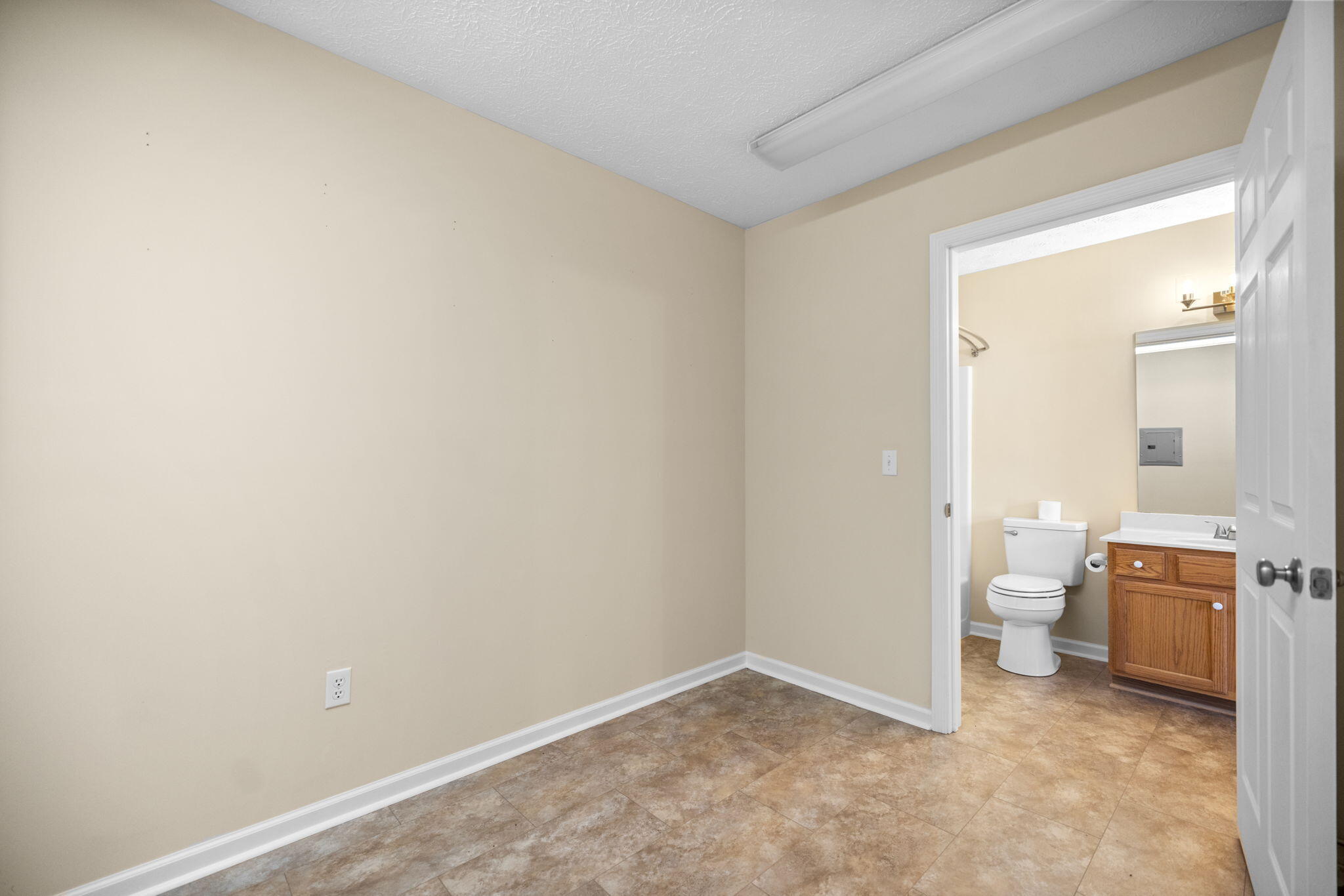 100 Henry Drive Property Photo 26