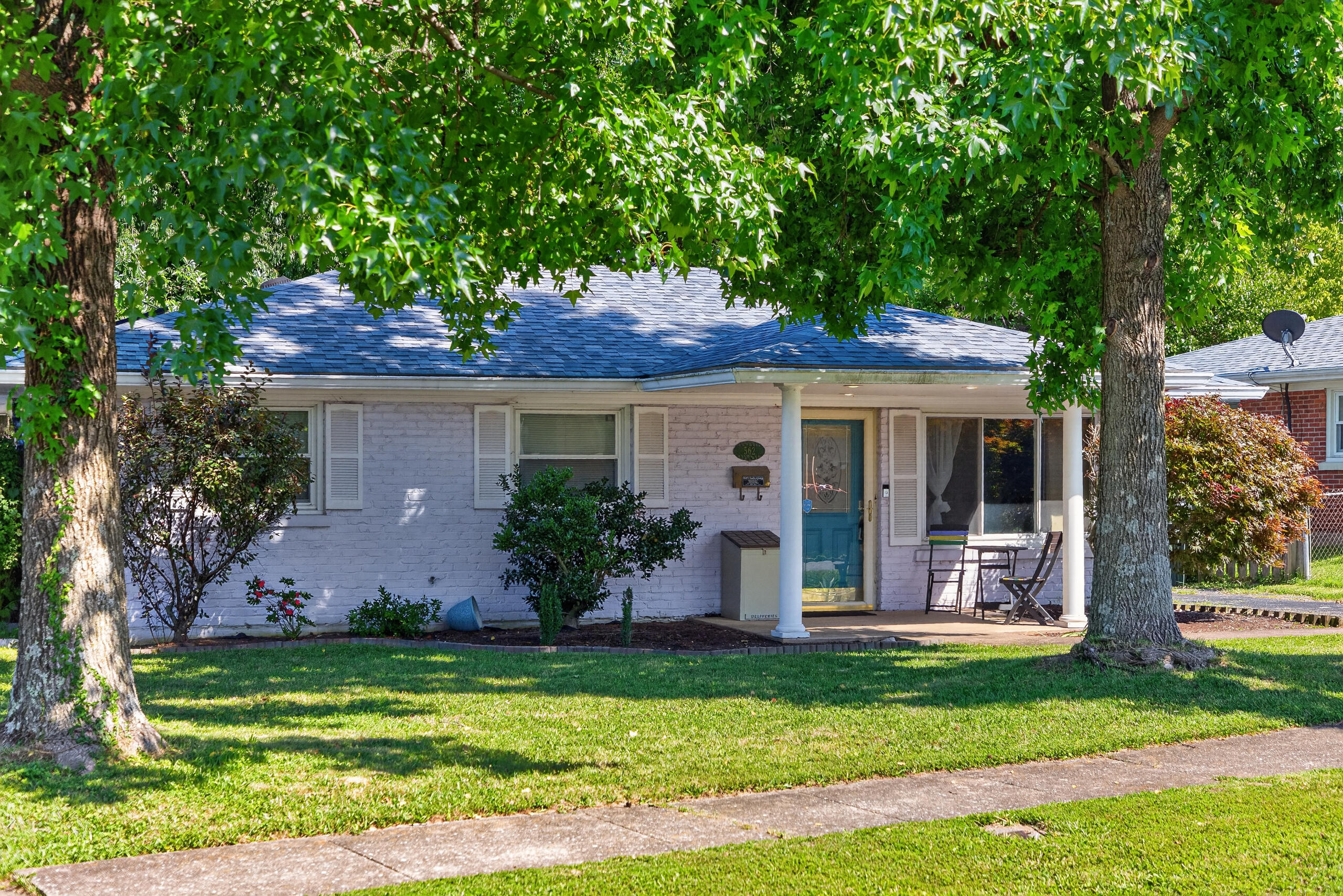 562 Sandalwood Drive Property Photo 3