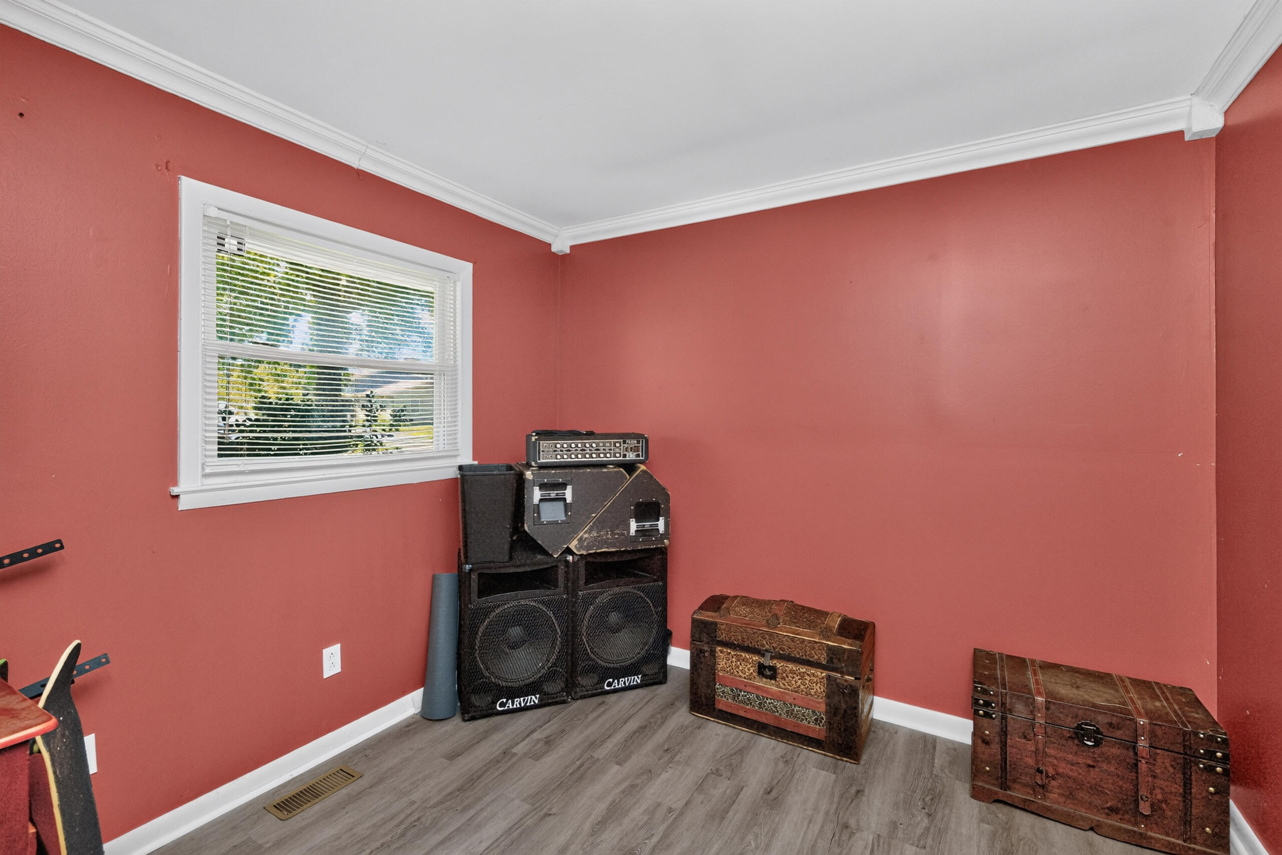 562 Sandalwood Drive Property Photo 13