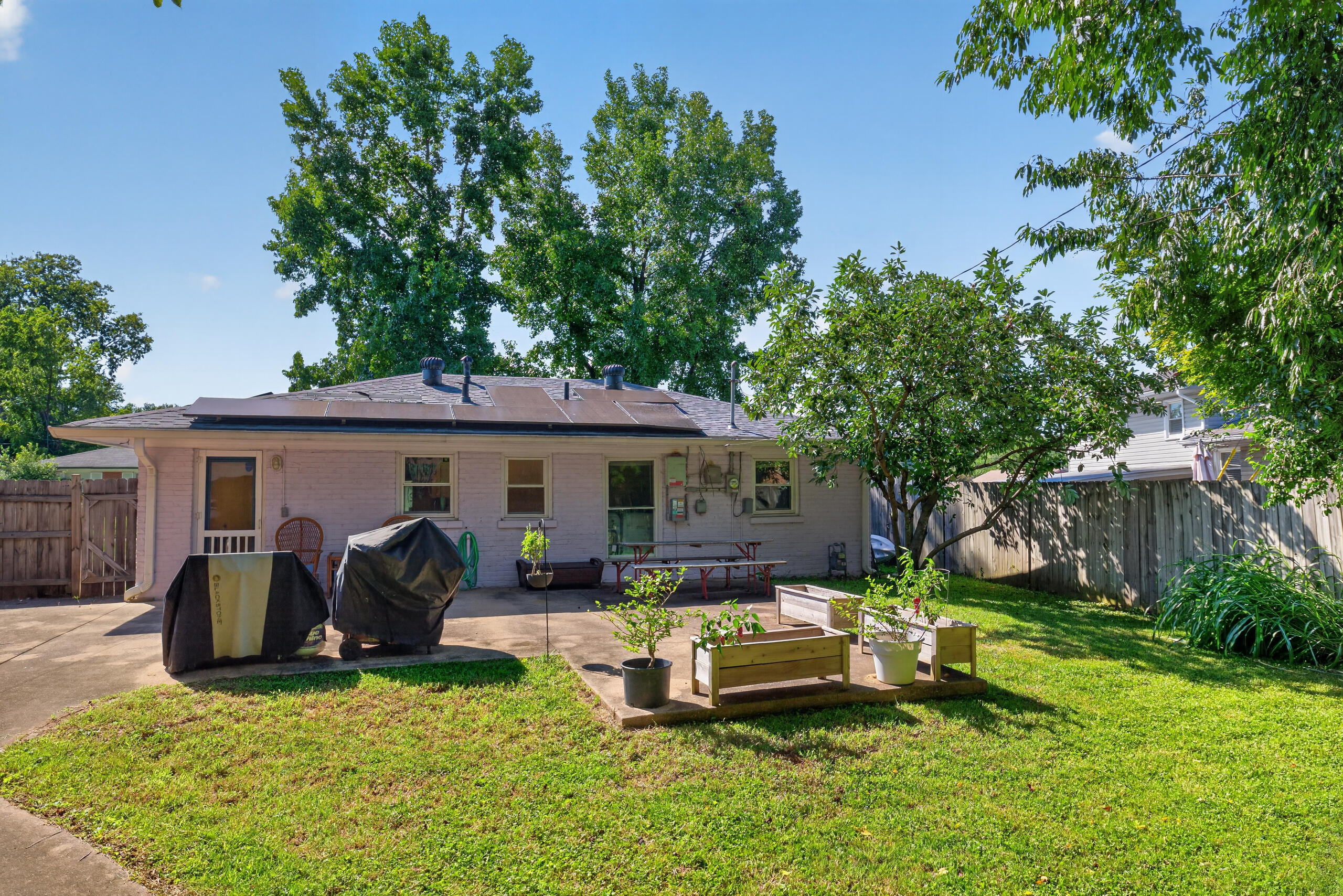562 Sandalwood Drive Property Photo 25