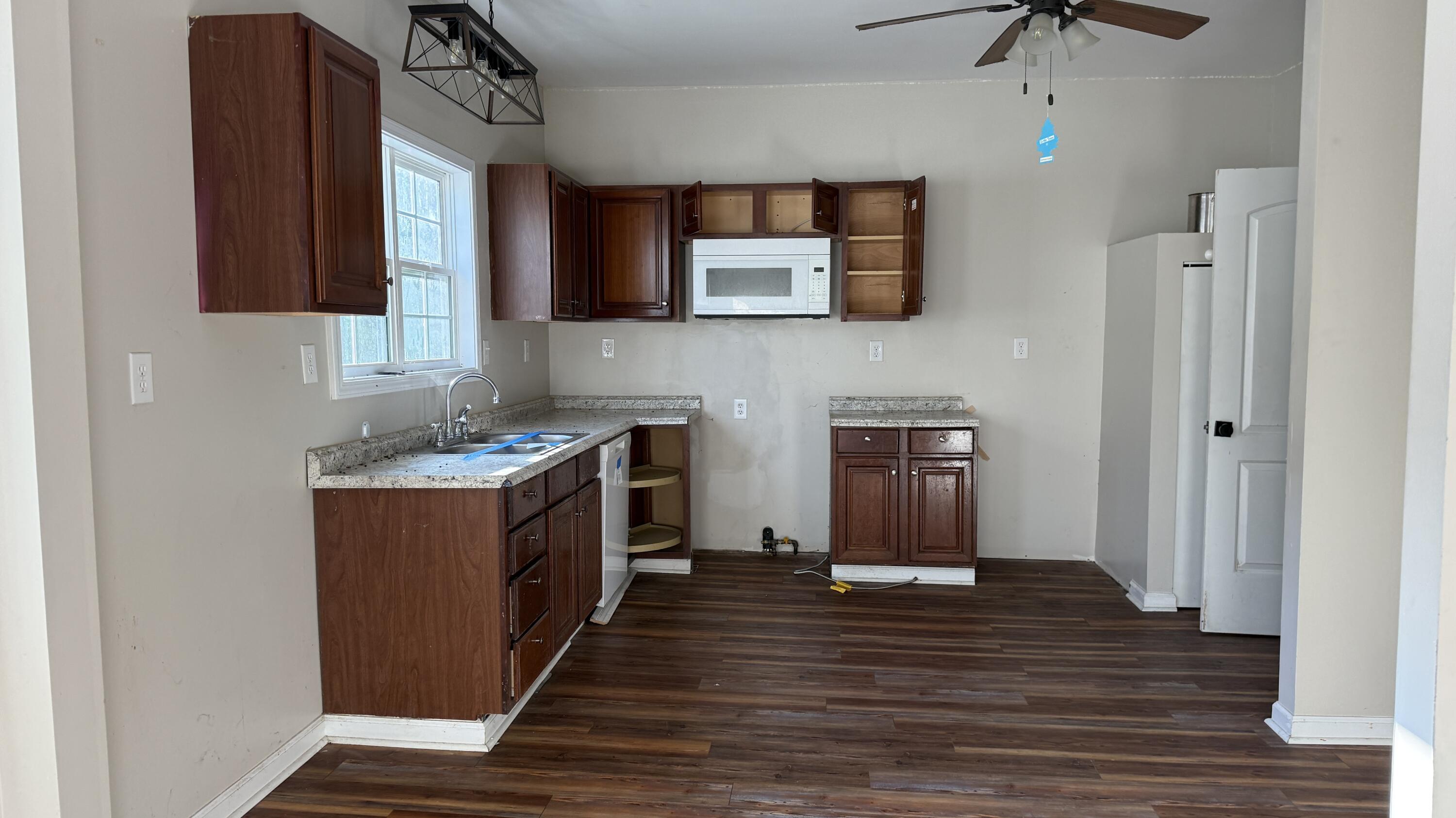 423 4th Street Property Photo 6