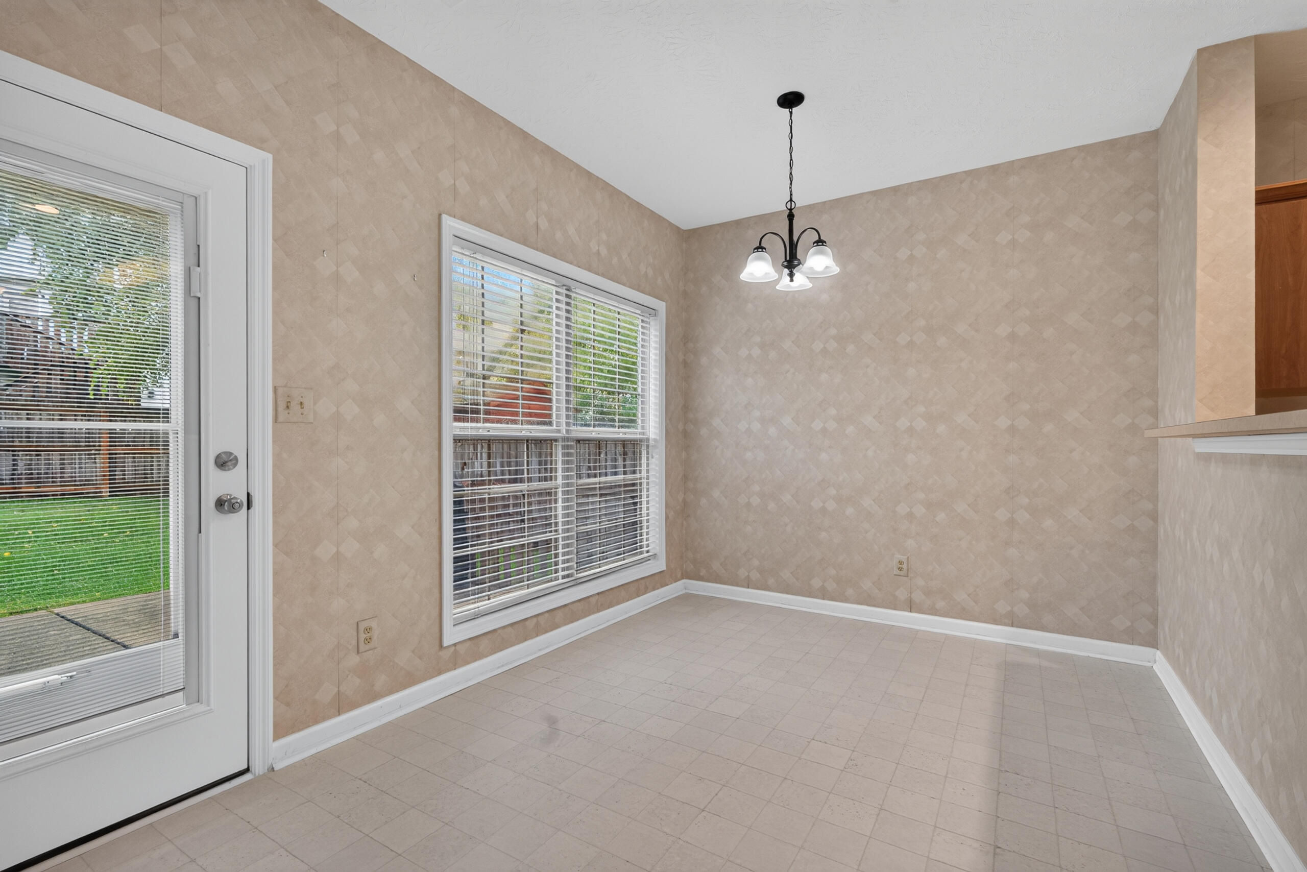 2193 Shaker Run Road Property Photo 12