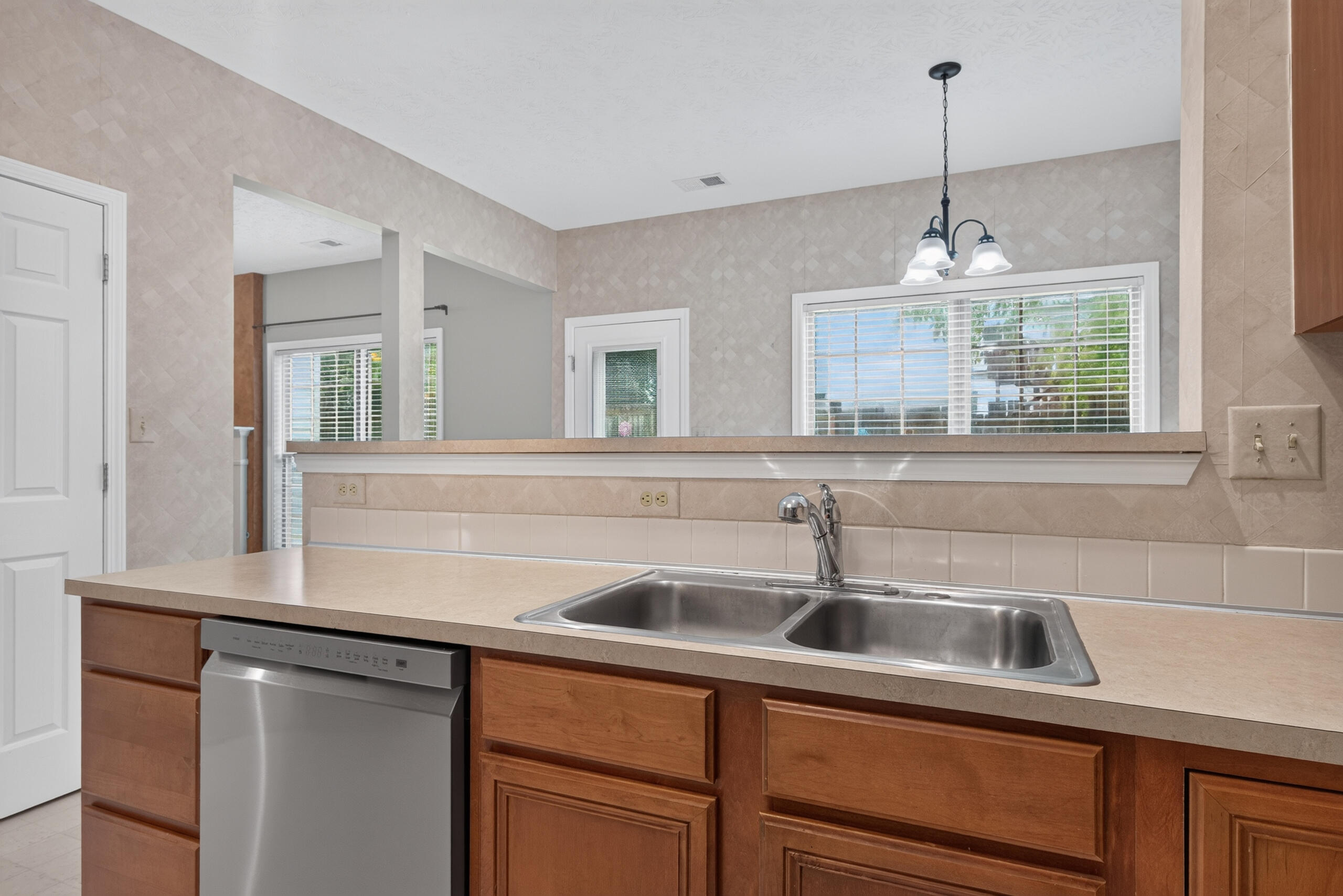 2193 Shaker Run Road Property Photo 17