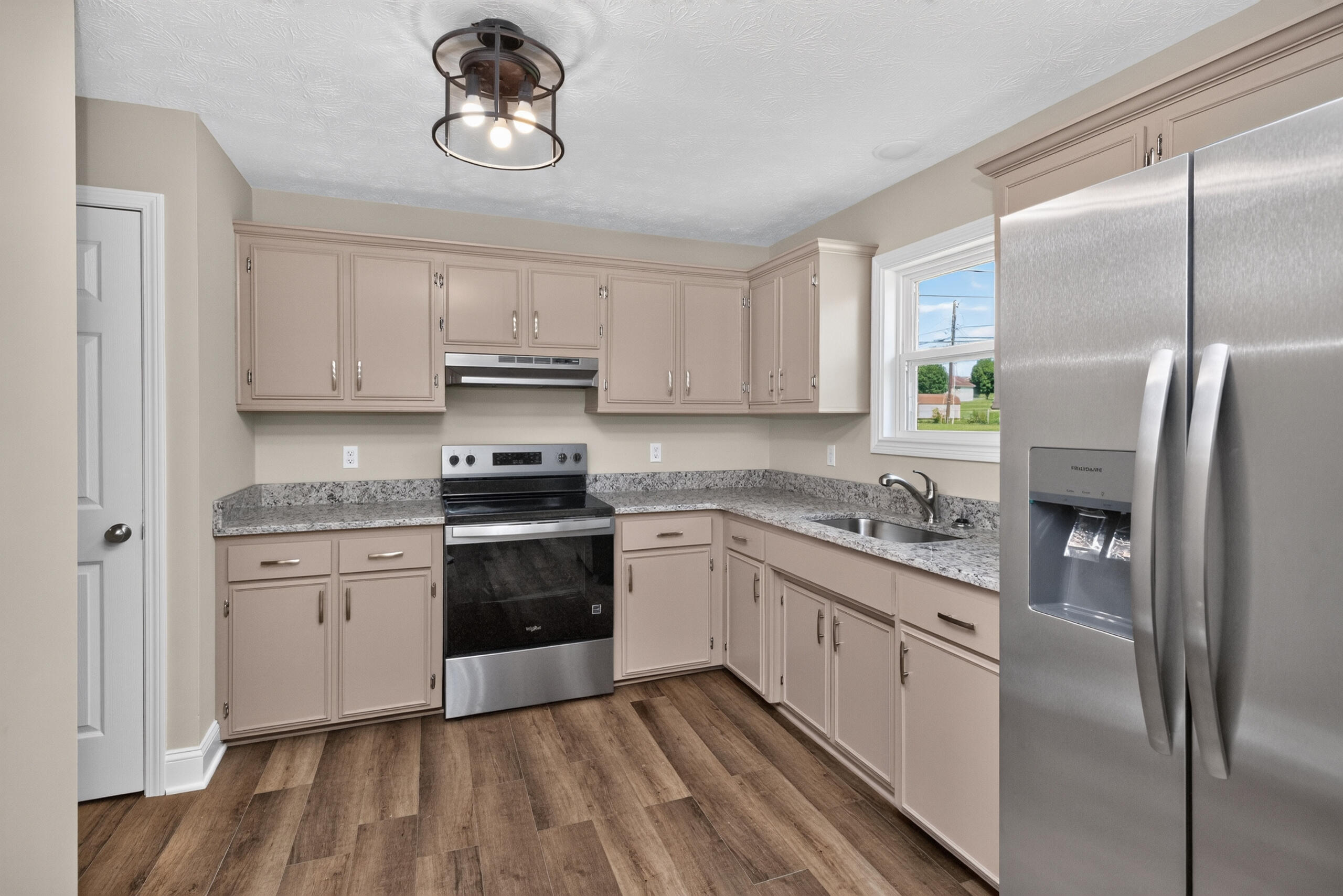 251 Longview Street Property Photo 6