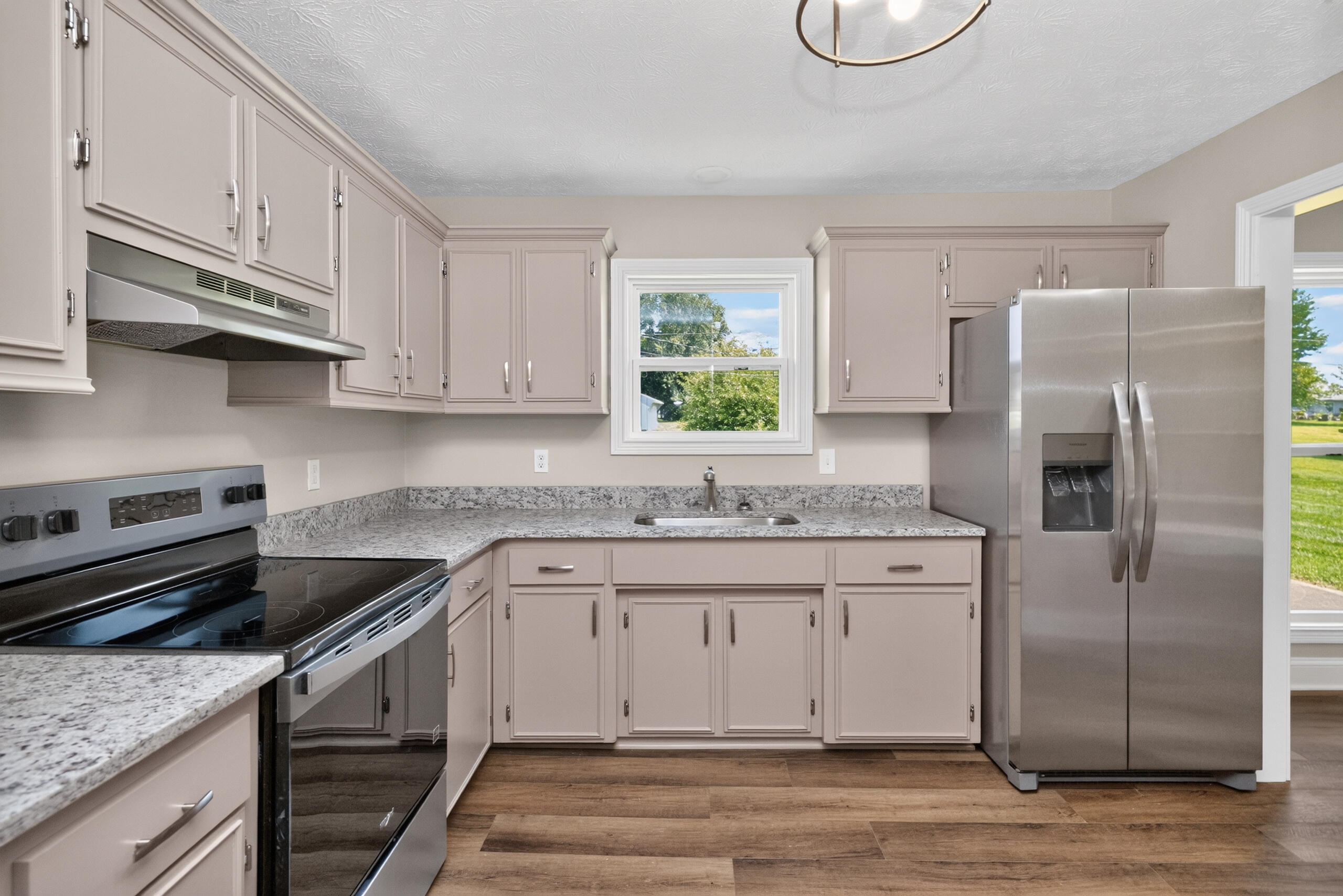 251 Longview Street Property Photo 7