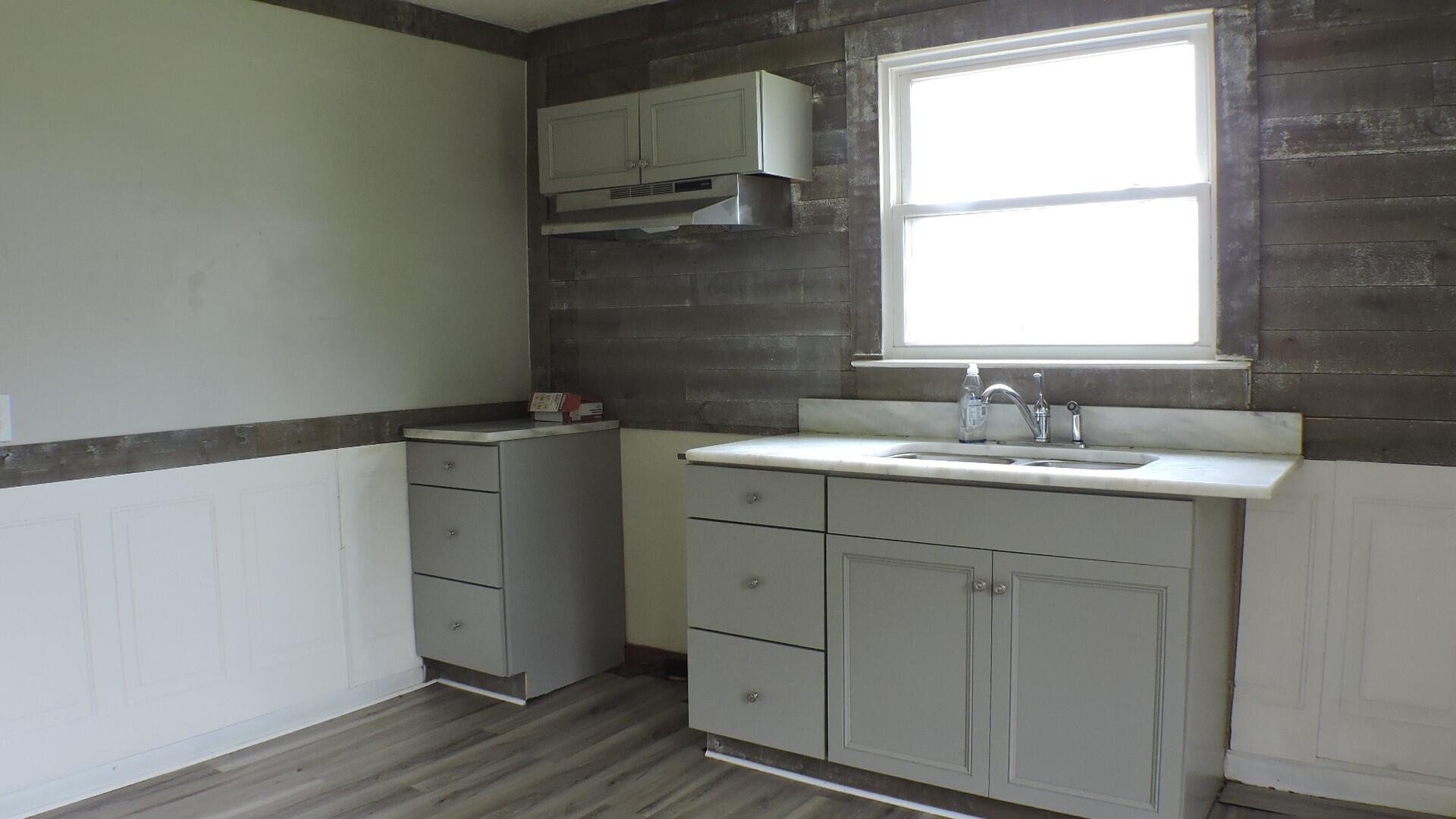 825 Main Street Property Photo 7