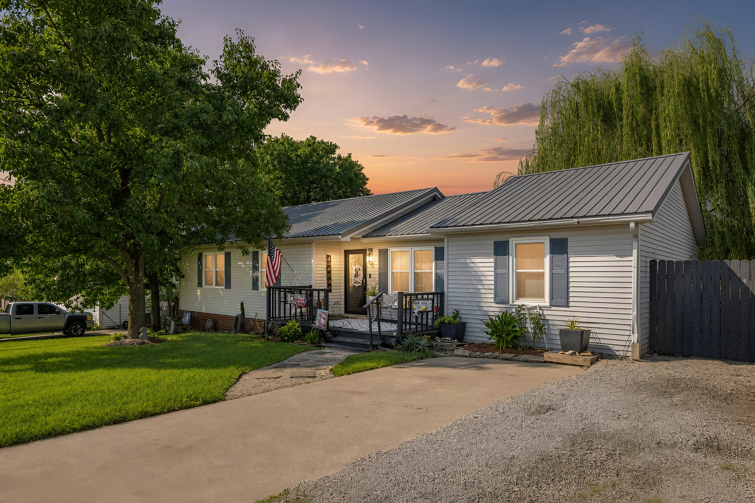 208 Castle Boulevard Property Photo 1