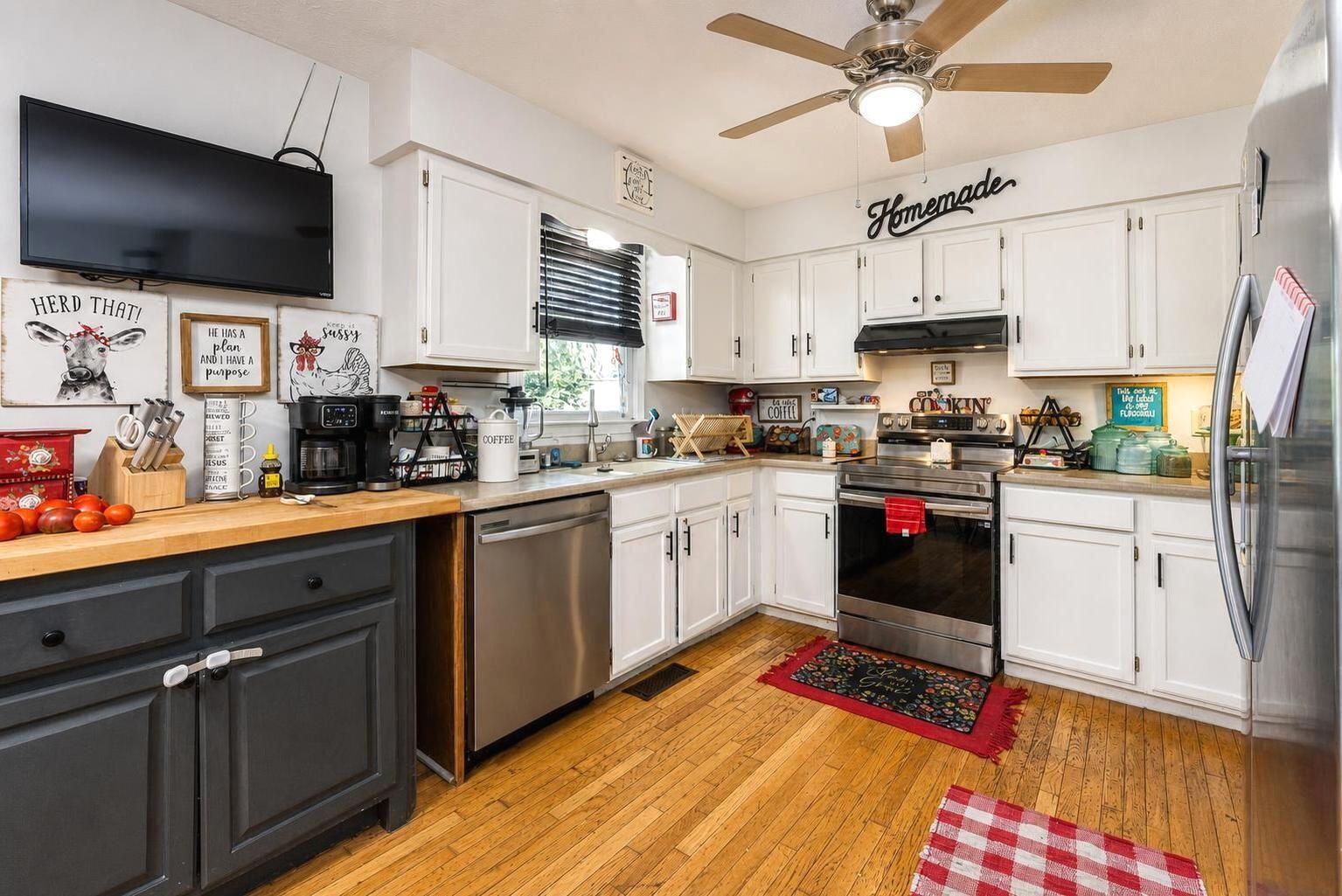 208 Castle Boulevard Property Photo 9